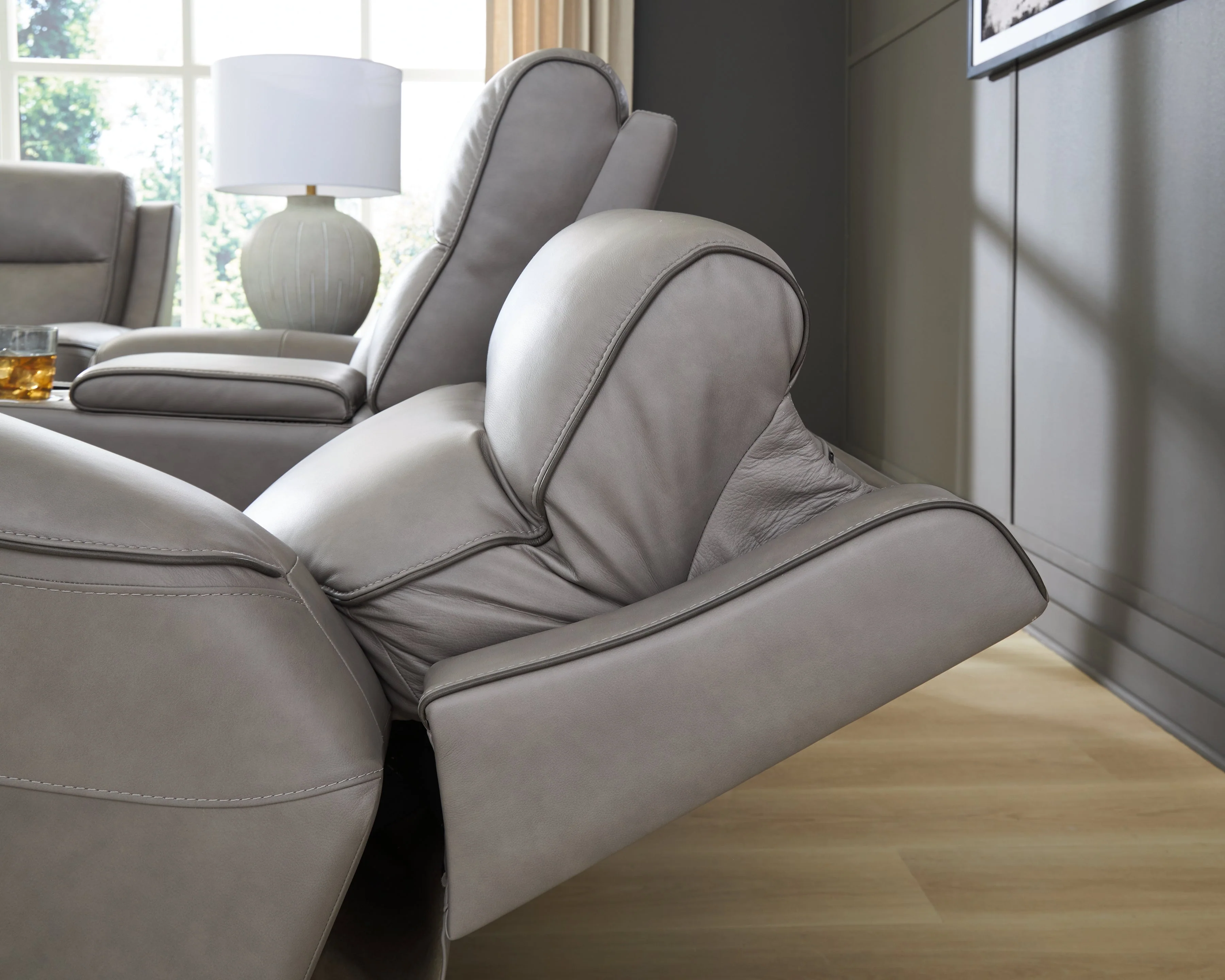 5Z-Comfort Coin Power Reclining Living Room Set - Image 15