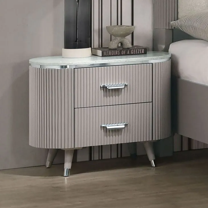 Aldridge Light Gray 4-Piece Queen Bedroom Set - Image 3