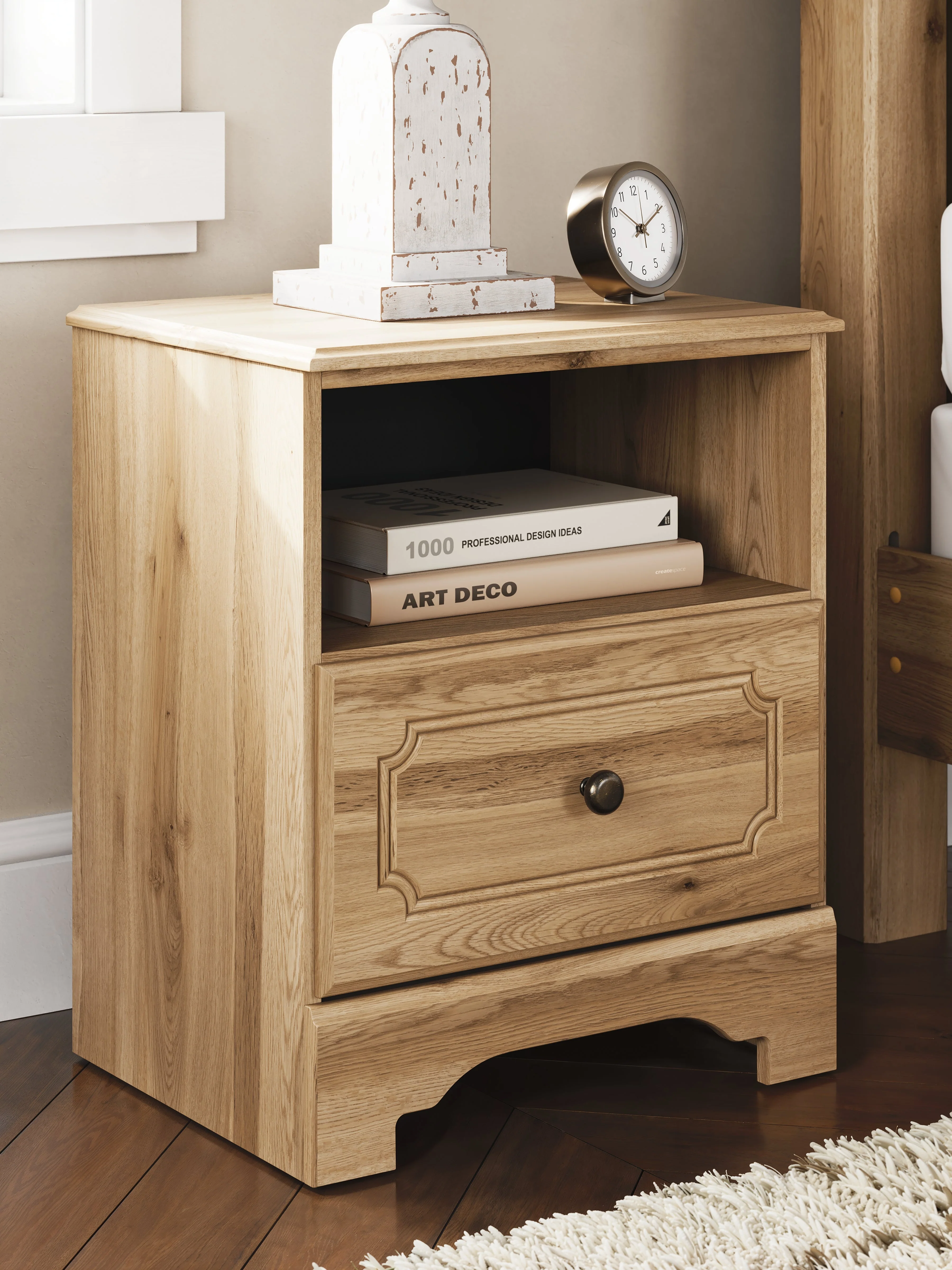 Aleaport Warm Brown King Panel Bed, Dresser, Mirror and Nightstand - Image 26