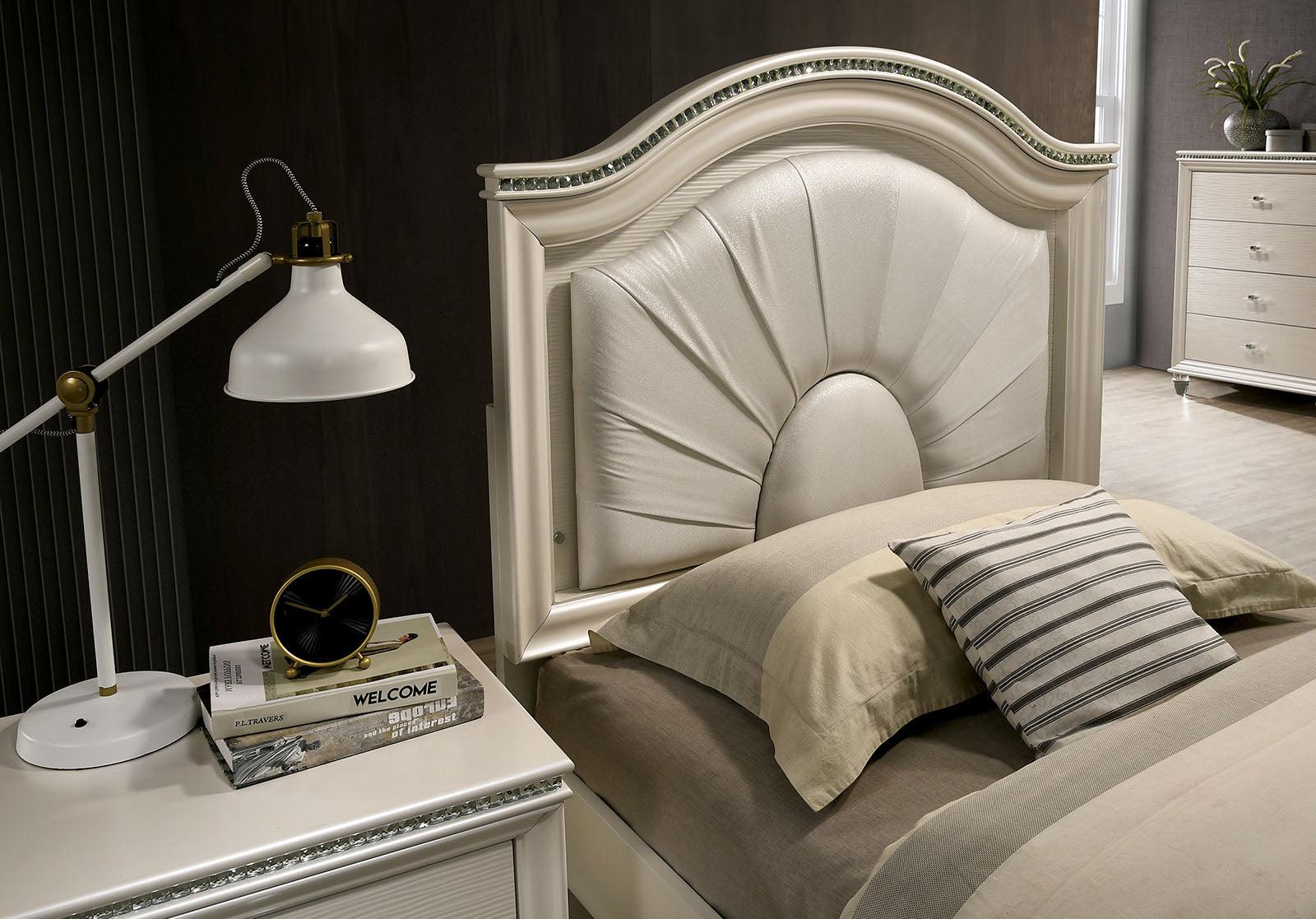 Allie Pearl White Full Bed - Image 5