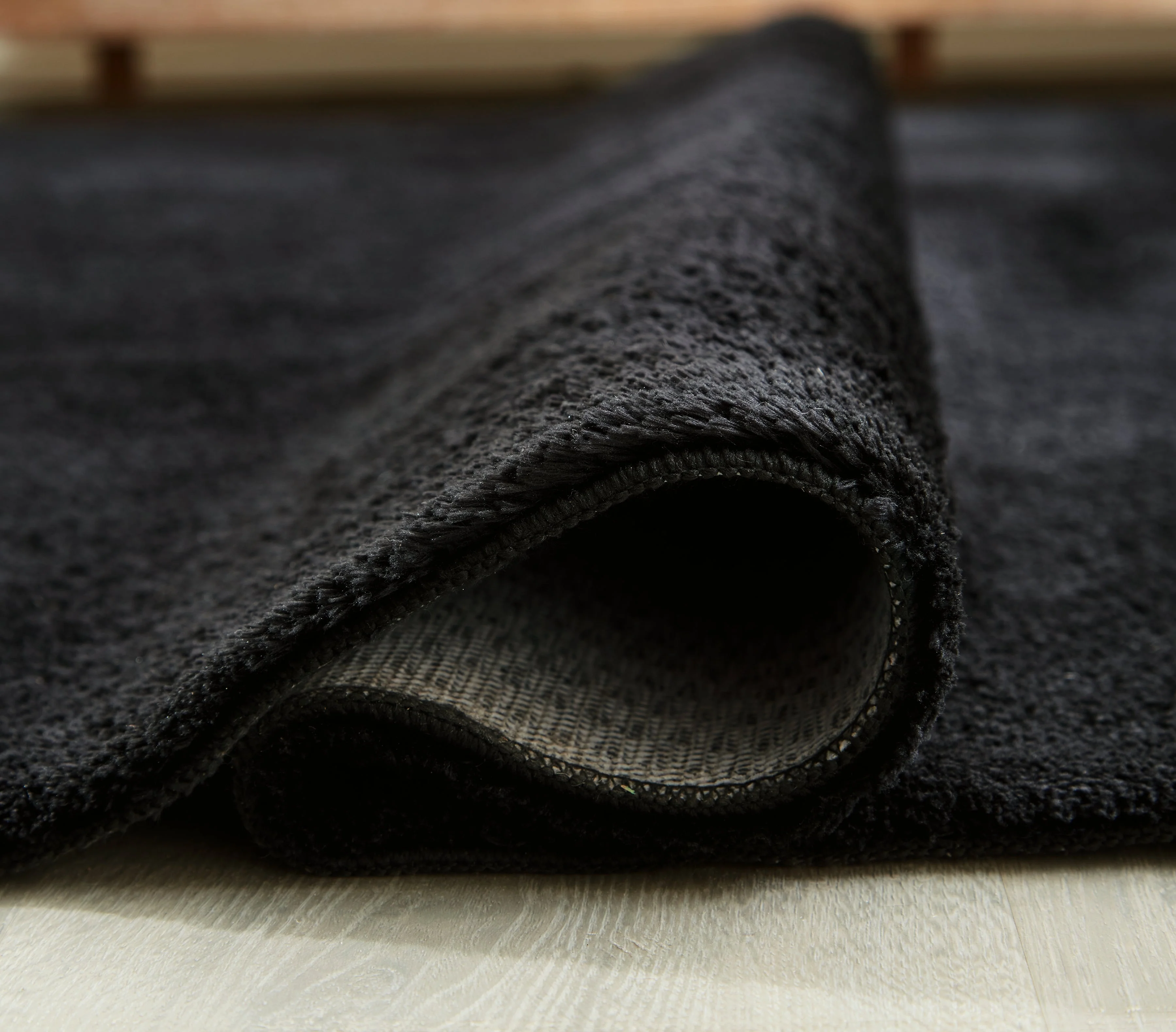 Anaben Black 8' x 10' Rug - Image 4