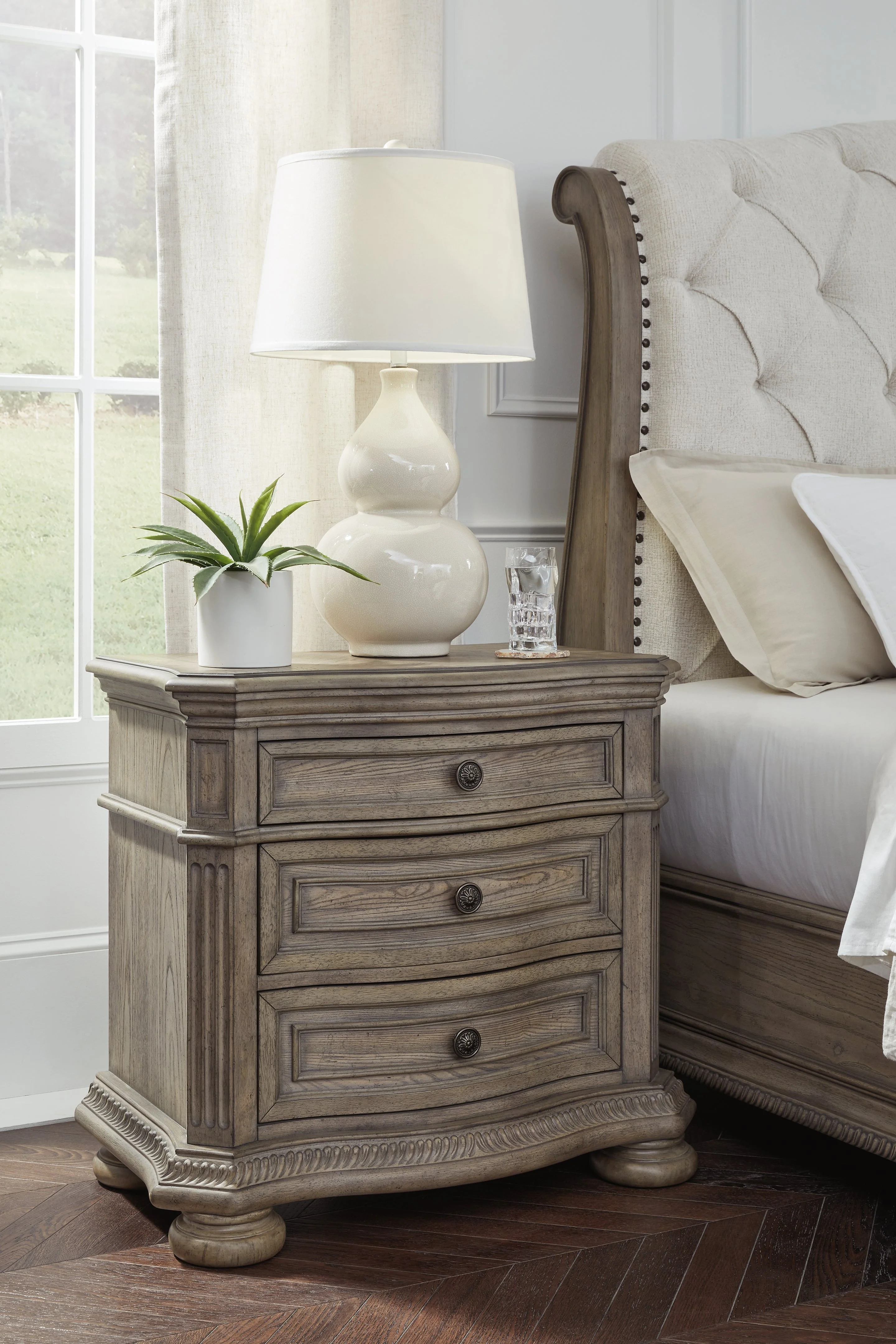 Ardenfield Light Brown California King Sleigh Bedroom Set with Chest and Nightstand - Image 15