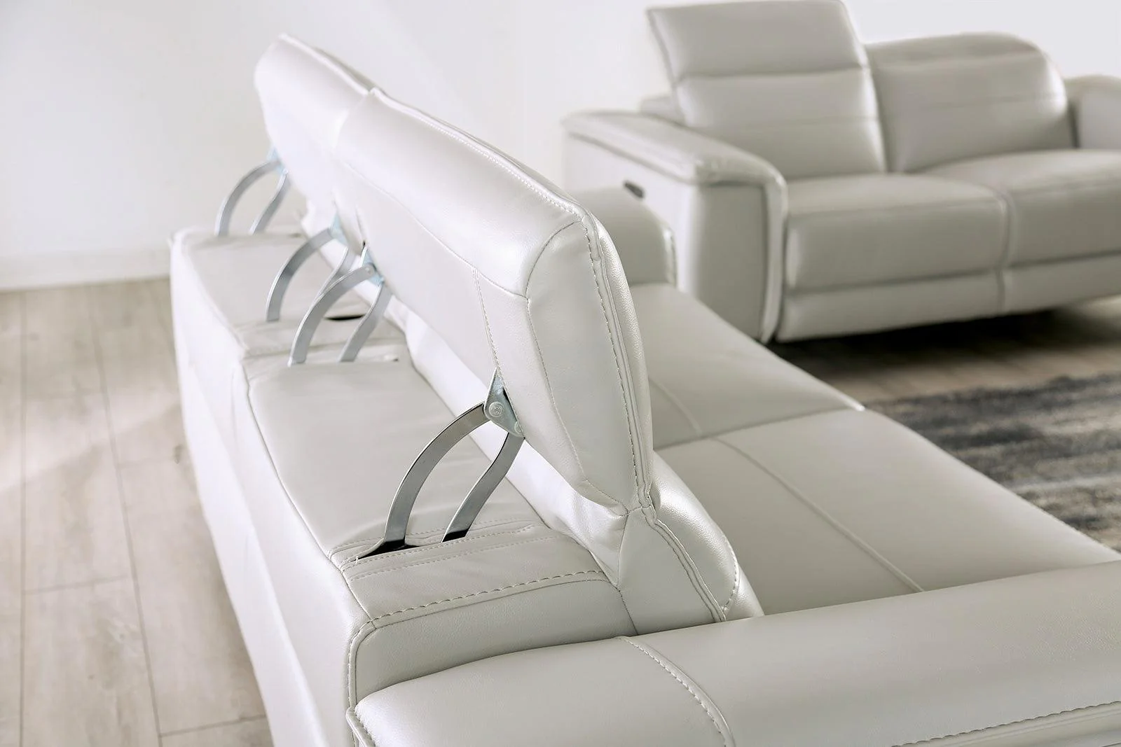 Ascona Light Taupe Power Loveseat - Image 4