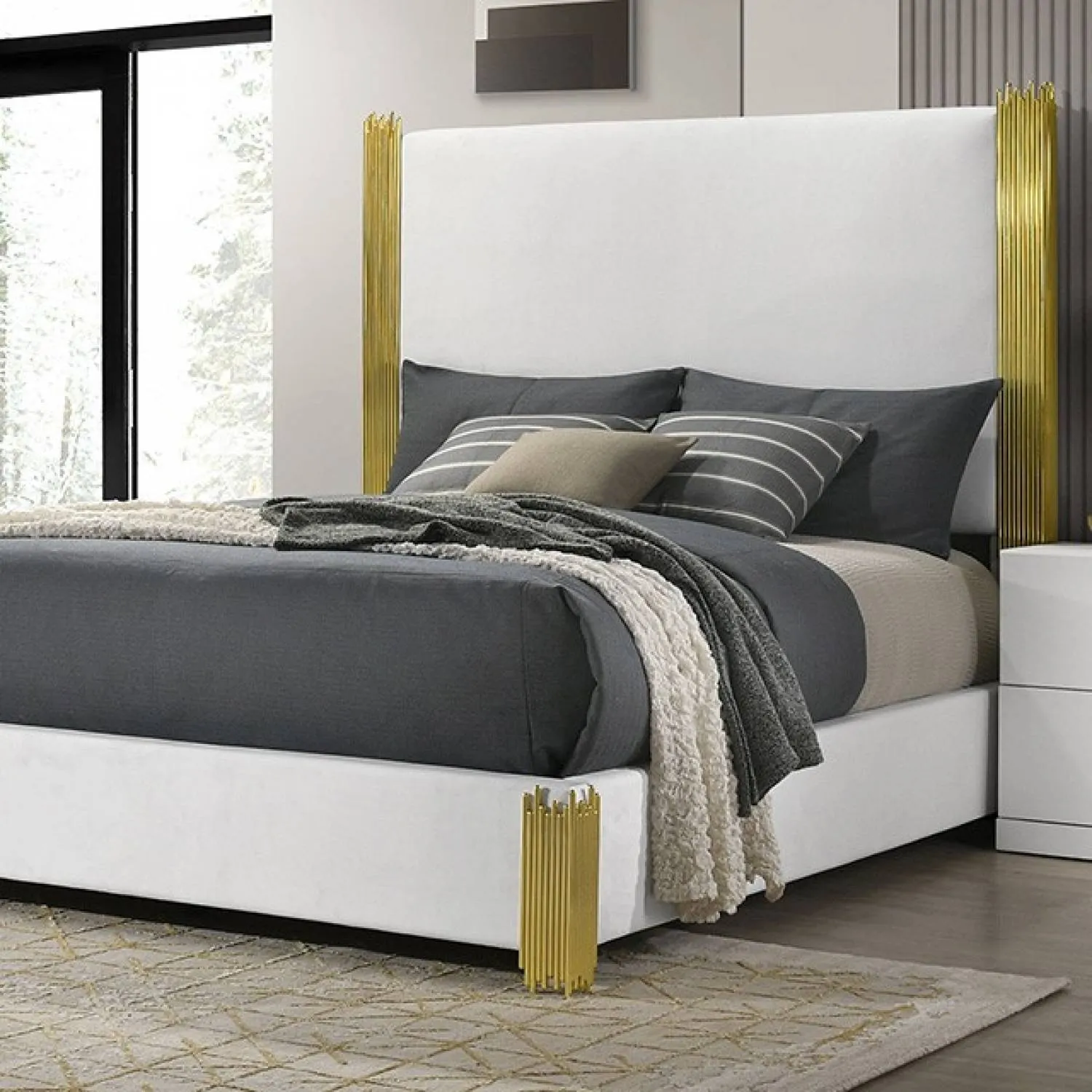 Basildon White/Gold 5-Piece Queen Bedroom Set - Image 2
