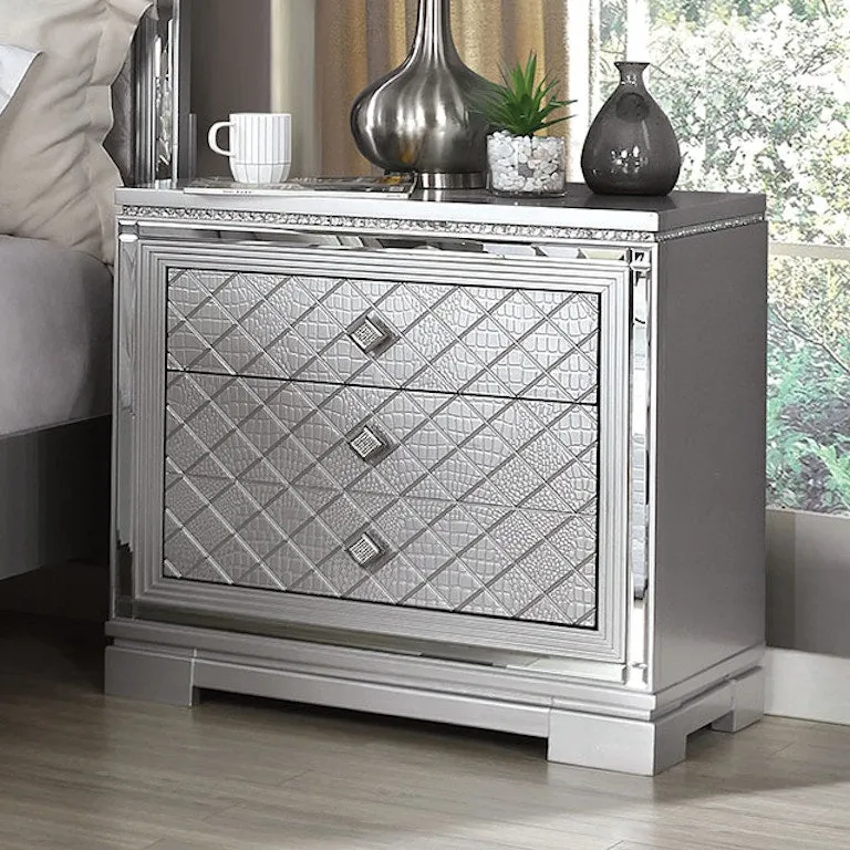 Belleterre Silver 4-Piece Queen Bedroom Set - Image 3
