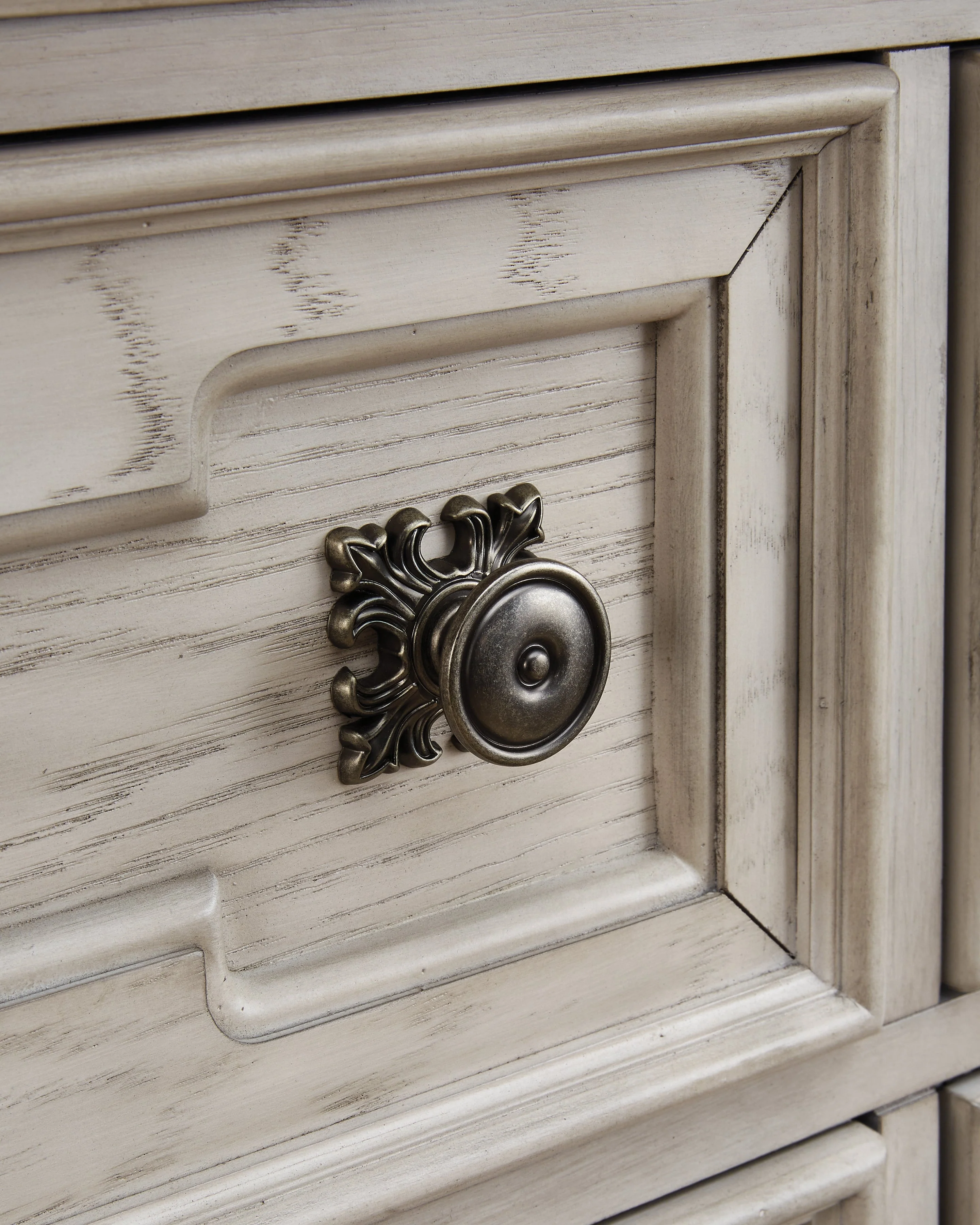 Bruchandi Antique White Dresser and Mirror - Image 8