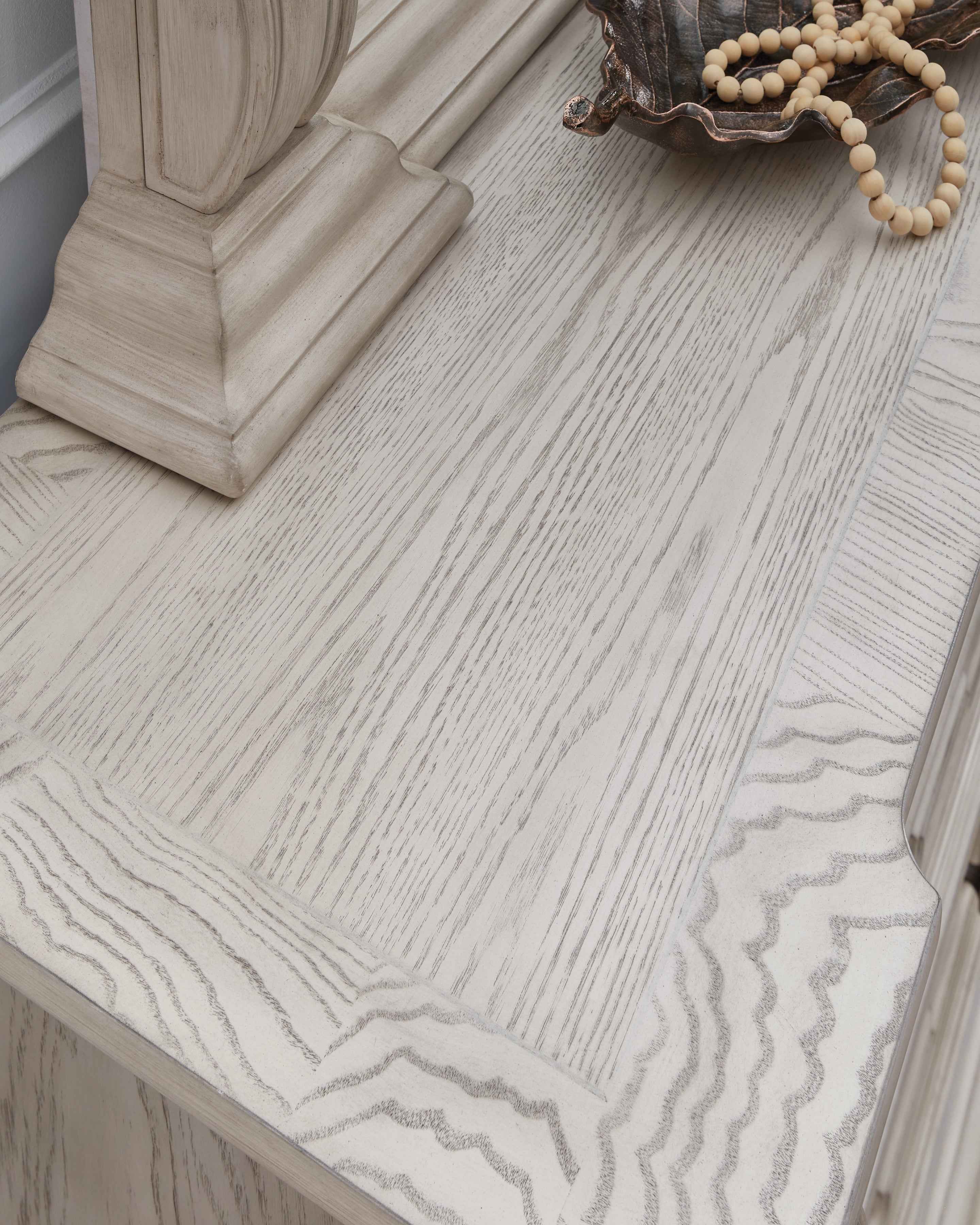 Bruchandi Antique White Dresser - Image 5