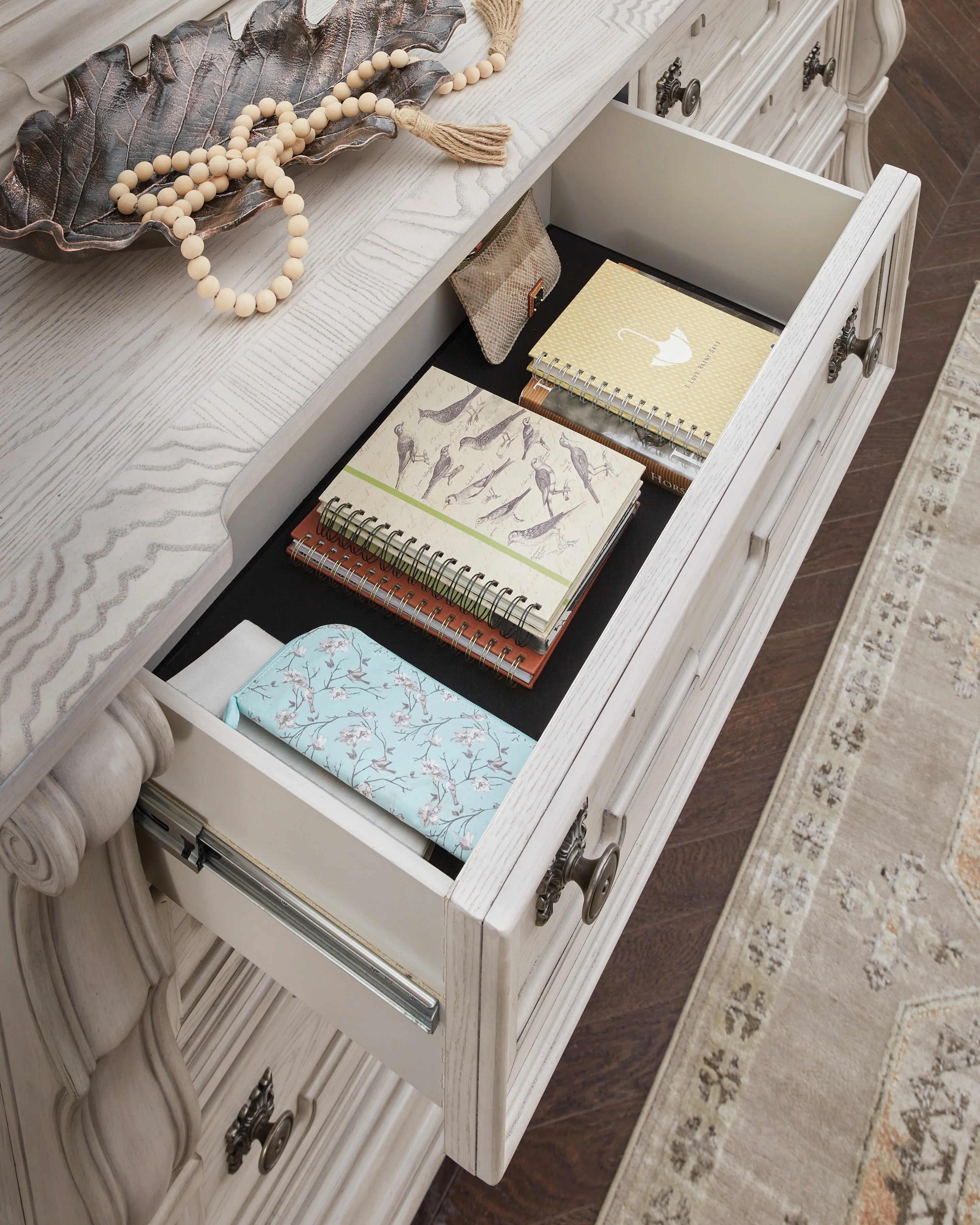 Bruchandi Antique White Dresser - Image 7