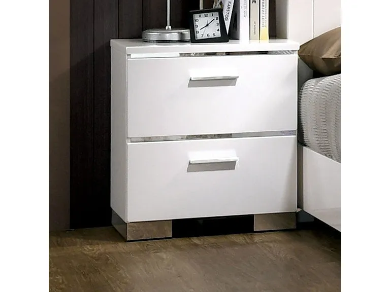 Carlie White Chrome 5-Piece Queen Bedroom Set - Image 3