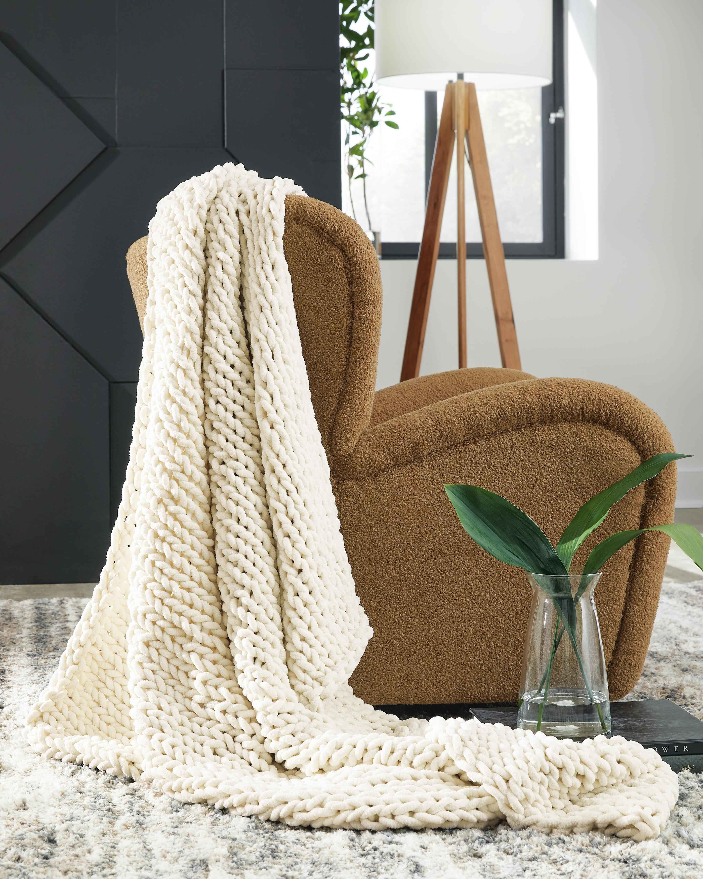 Chaddon Ivory Throw