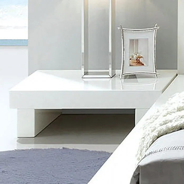 Christie White 4-Piece Queen Bedroom Set - Image 3