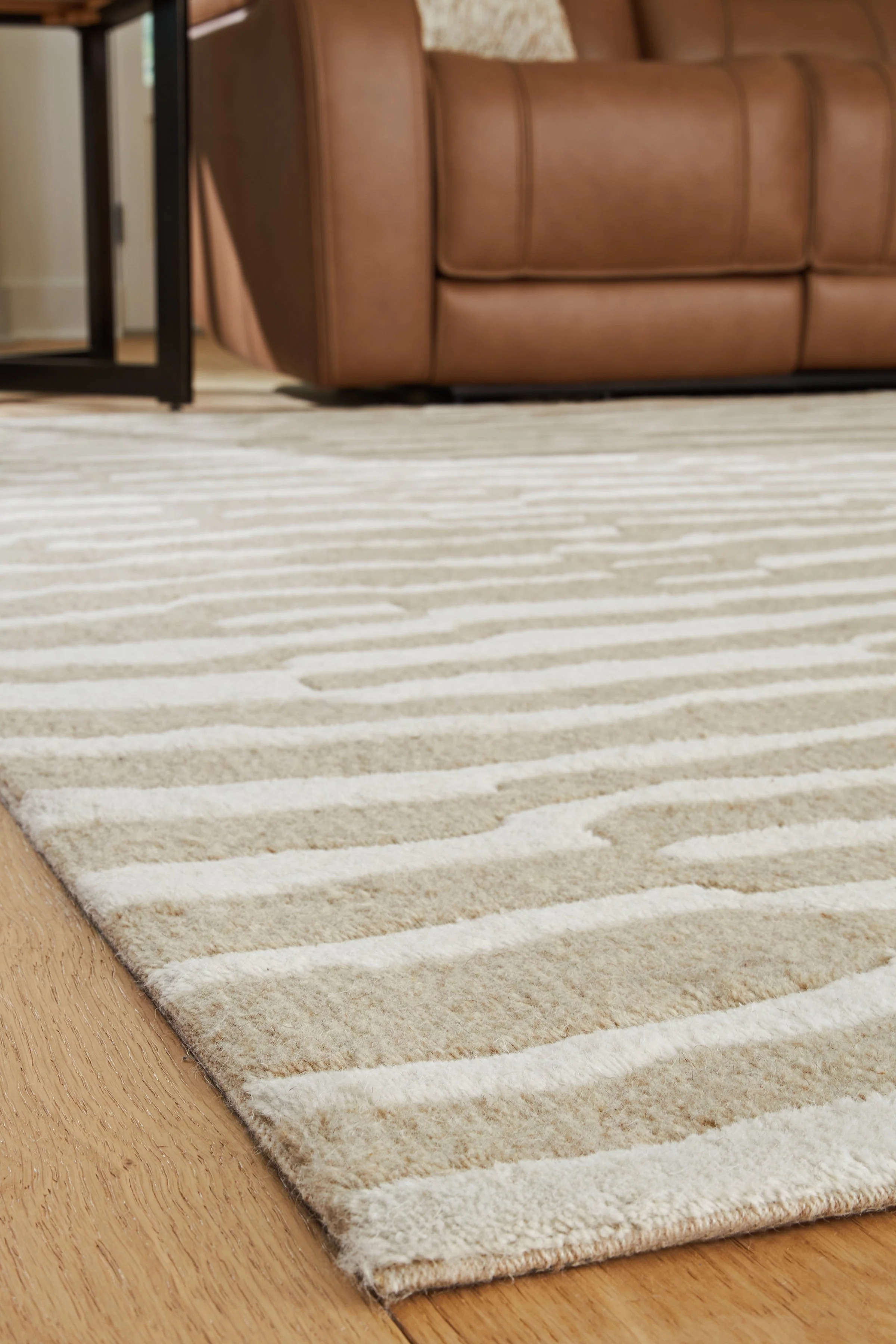 Corrbell Beige/White Medium Rug - Image 3