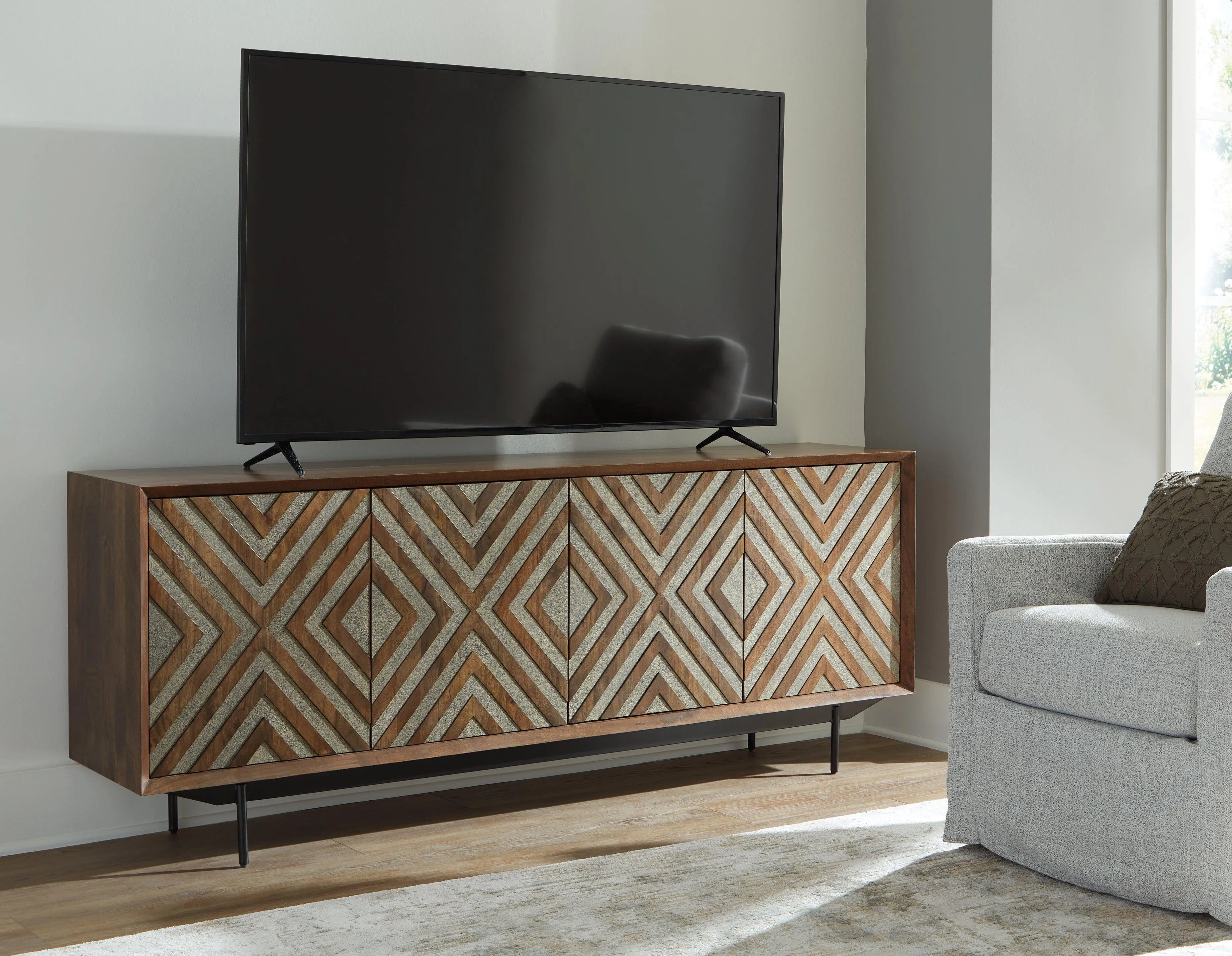 Dreggan Brown/Gold Finish Accent Cabinet - Image 5
