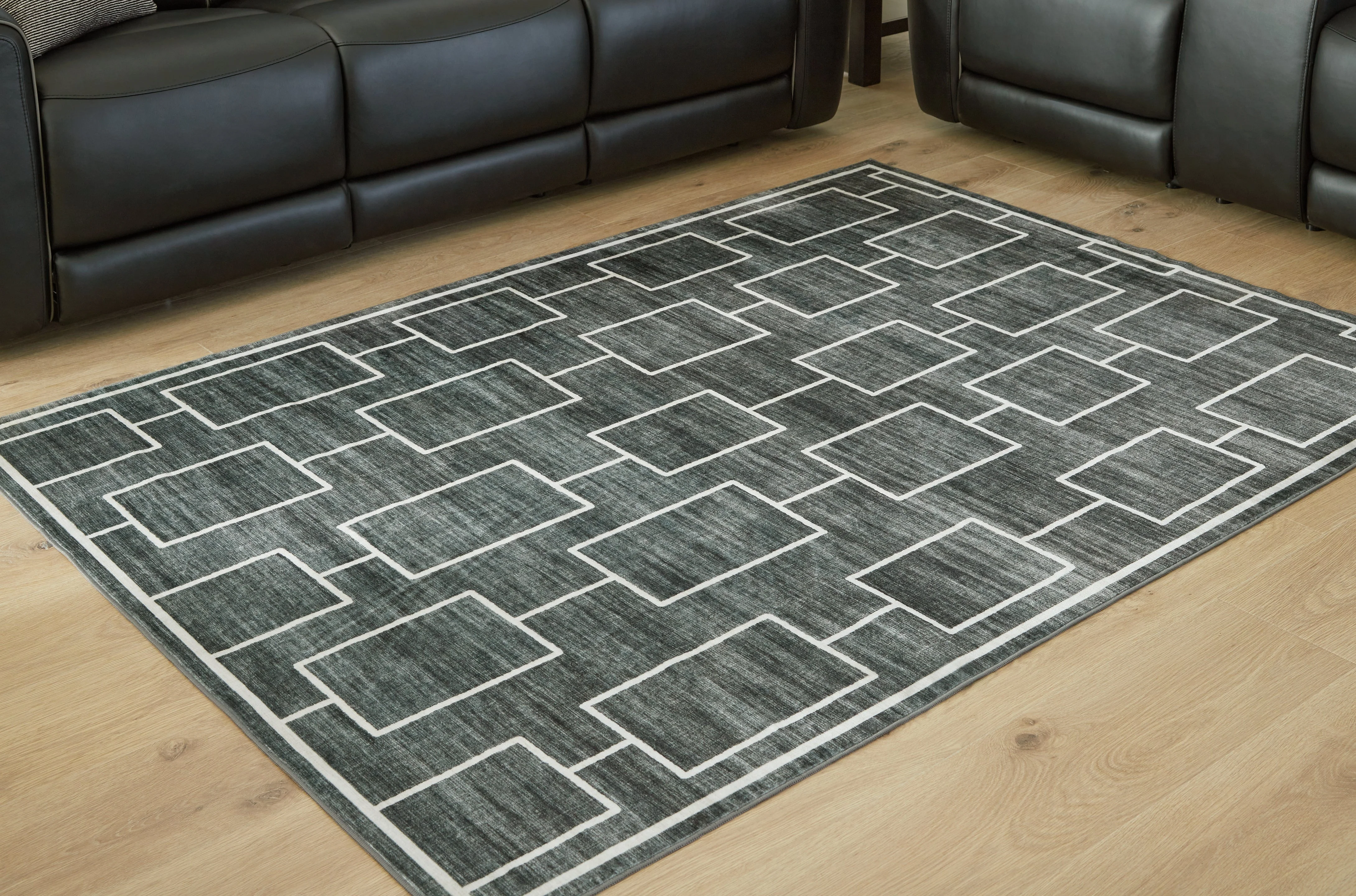 Elderland Black/Gray Washable Large Rug - Image 2