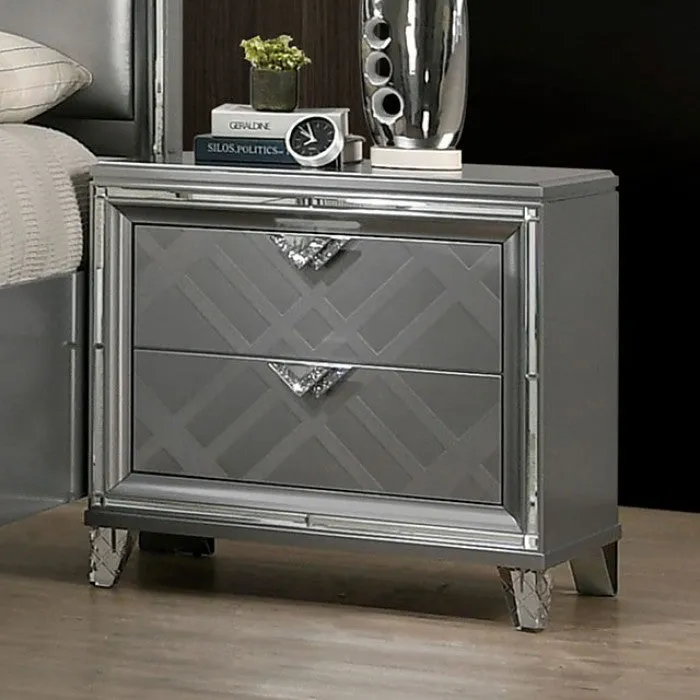 Emmeline Silver 4-Piece Queen Bedroom Set - Image 3