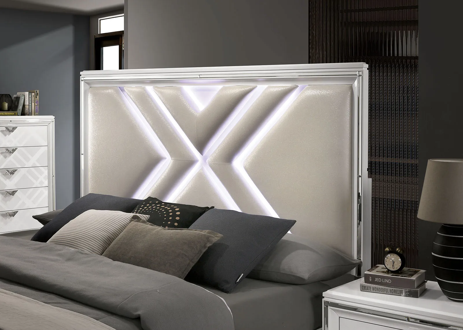 Emmeline White California King Bed - Image 3