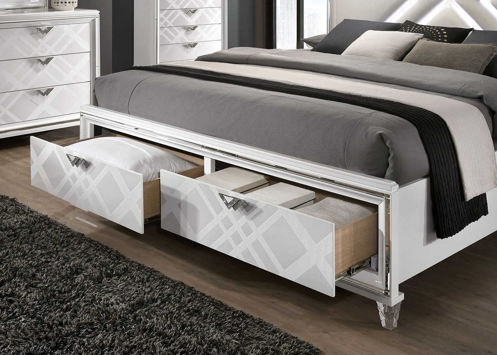 Emmeline White California King Bed - Image 4