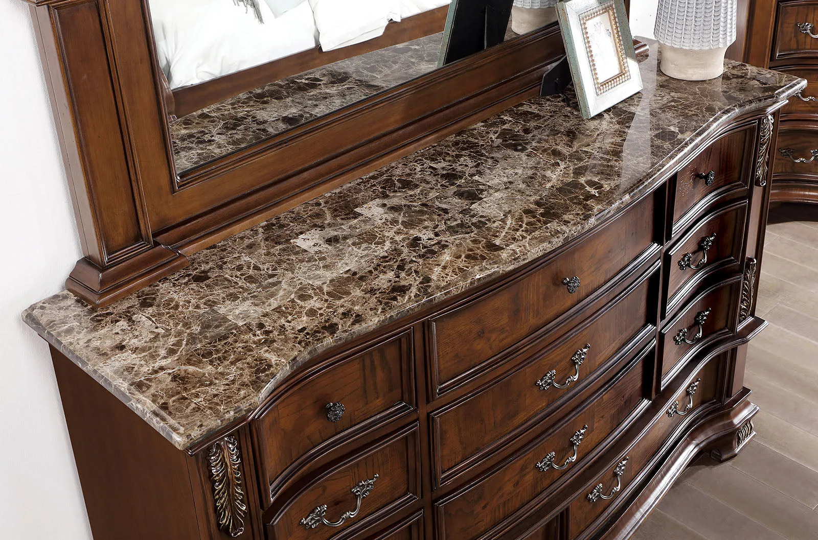 Esparanza Brown Cherry 5-Piece Queen Bedroom Set - Image 7