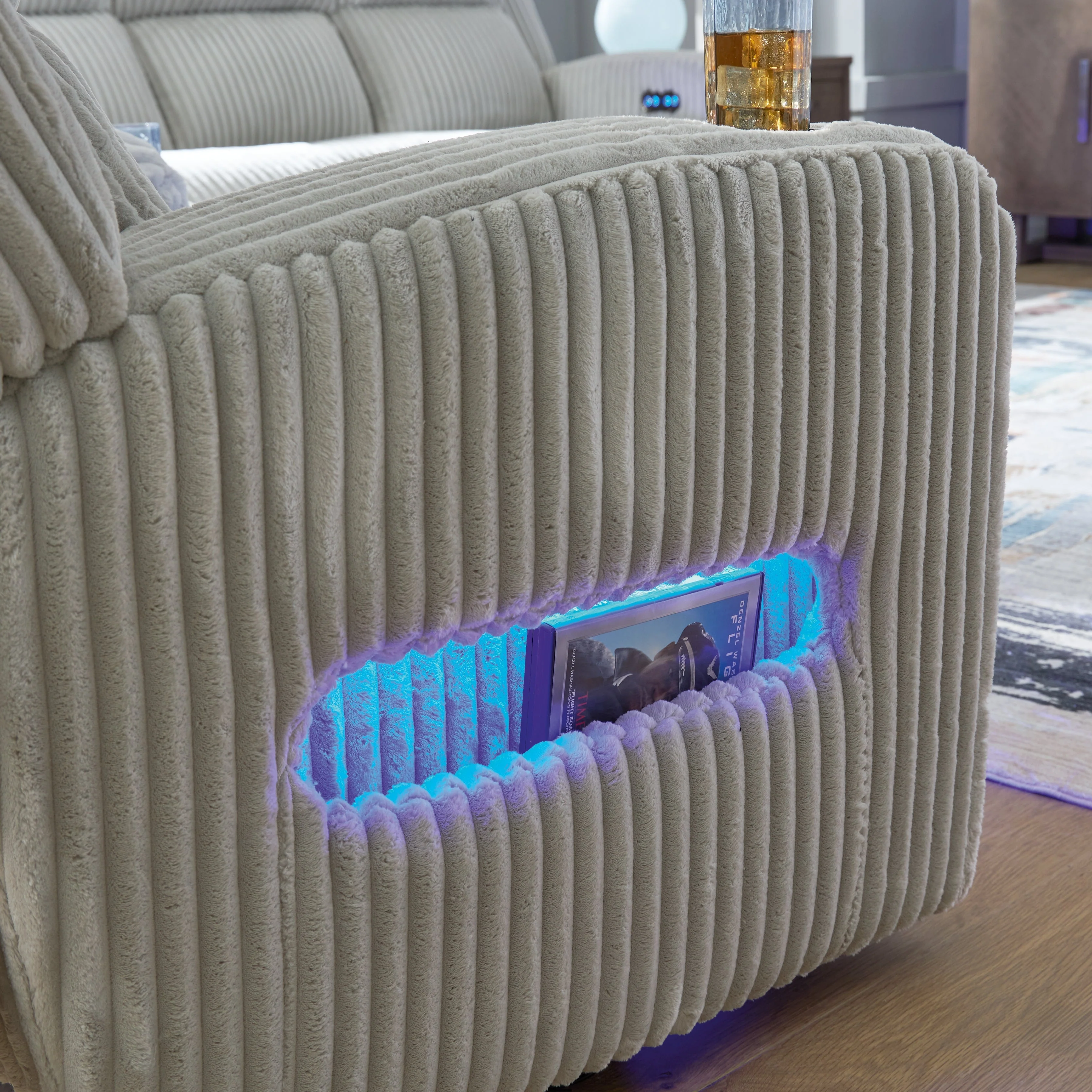 Forest Lake Alloy Power Recliner - Image 9