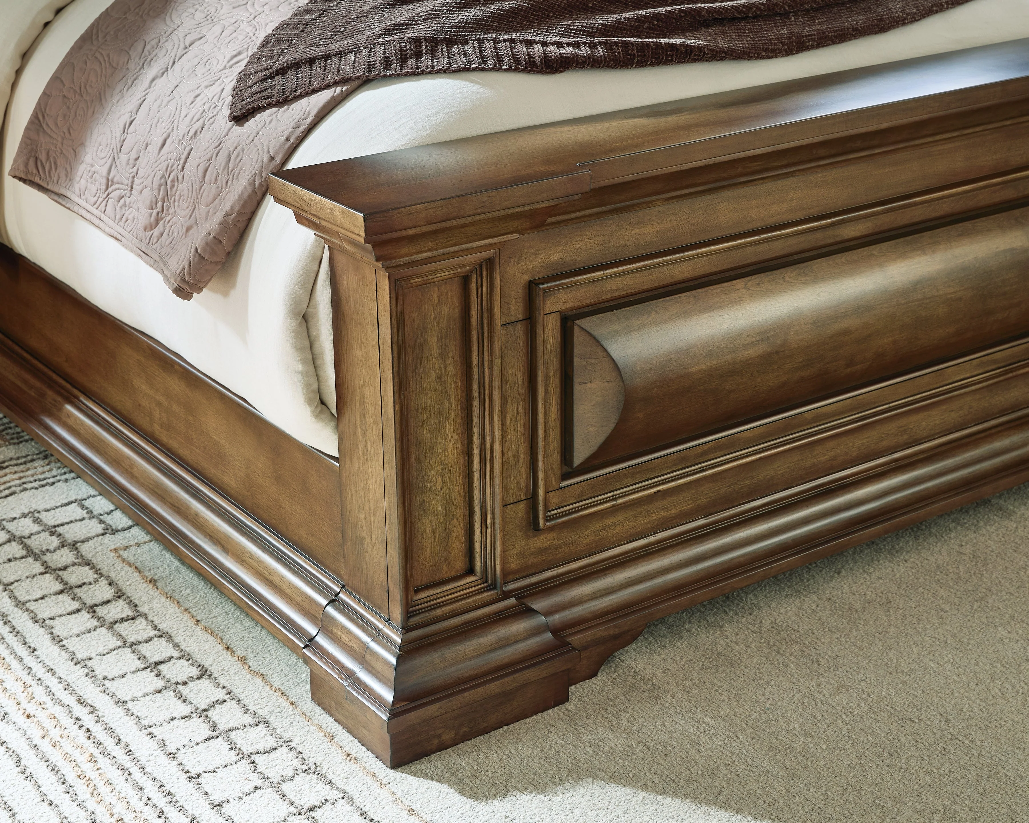 Frantanna Brown King Panel Bed - Image 7