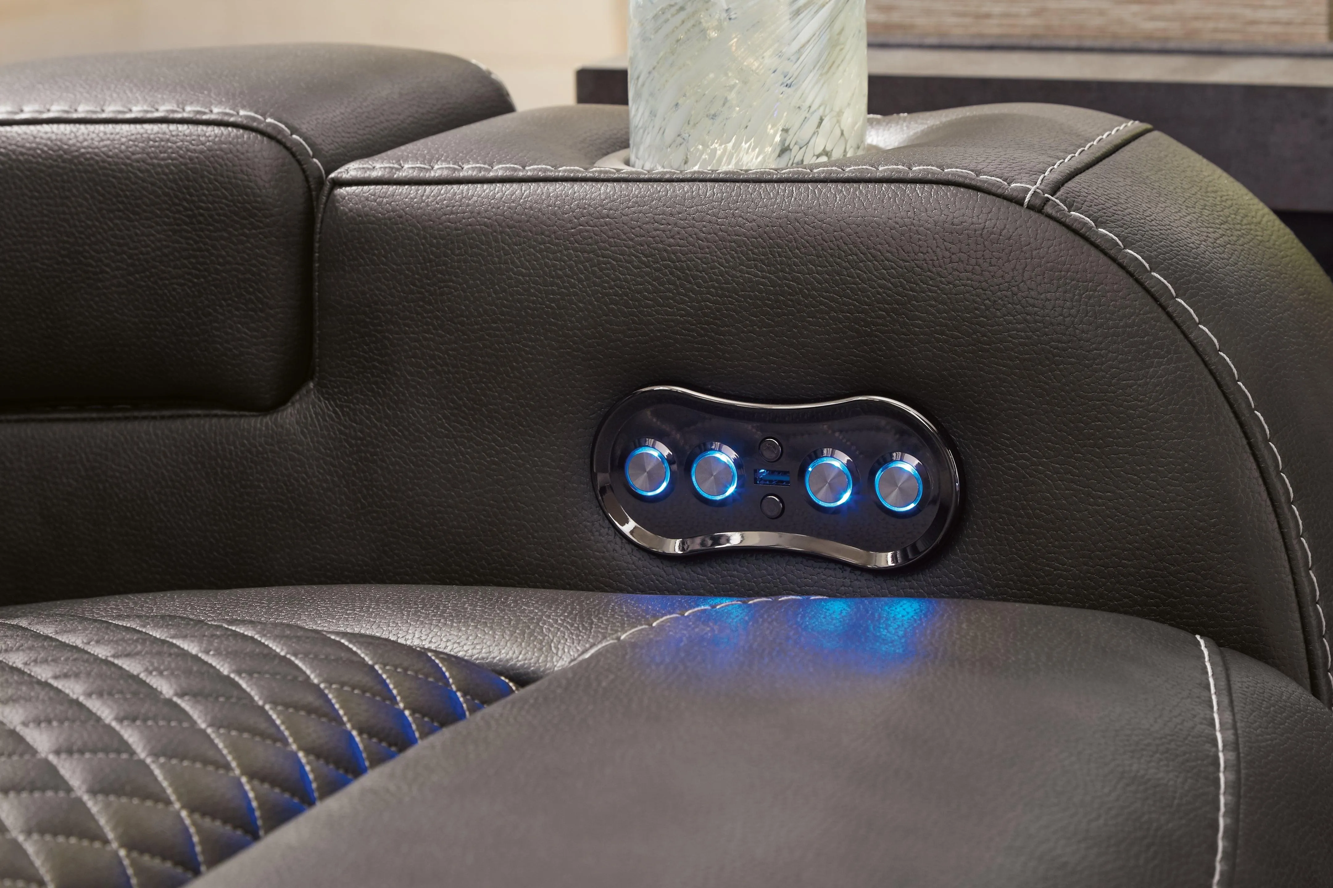 Fyne-Dyme Shadow Dual Power Recliner - Image 9