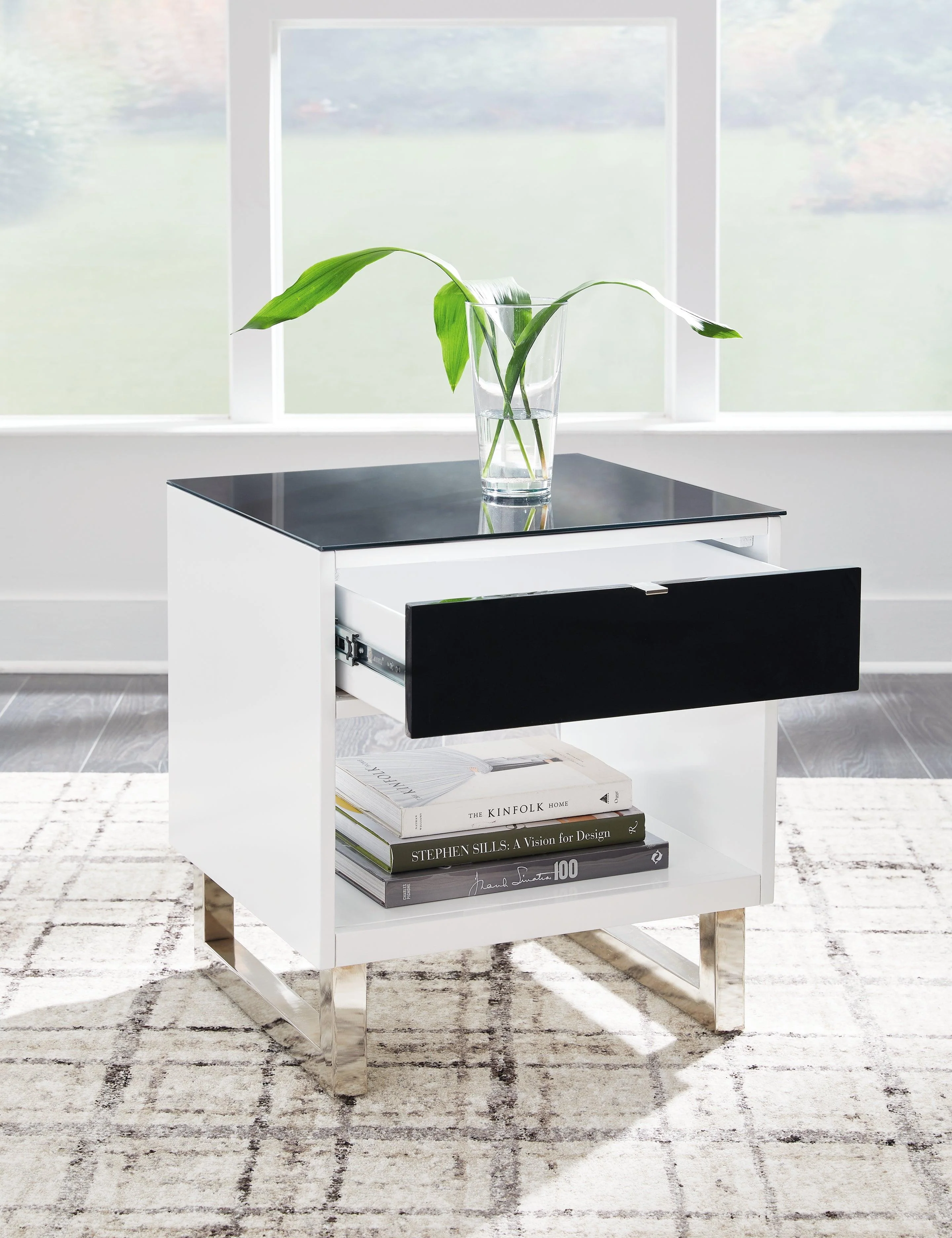 Gardoni White/Black End Table - Image 6