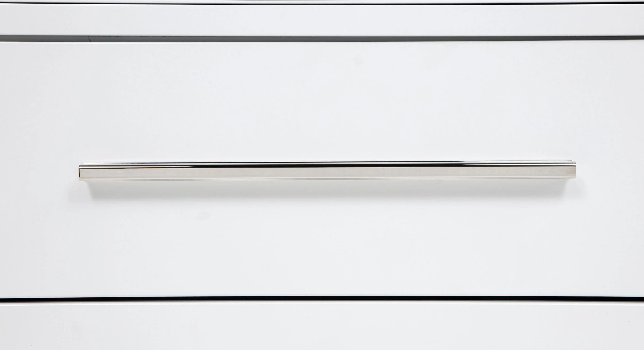 Gracemont White 8-Drawer Bedroom Dresser Cabinet - Image 12