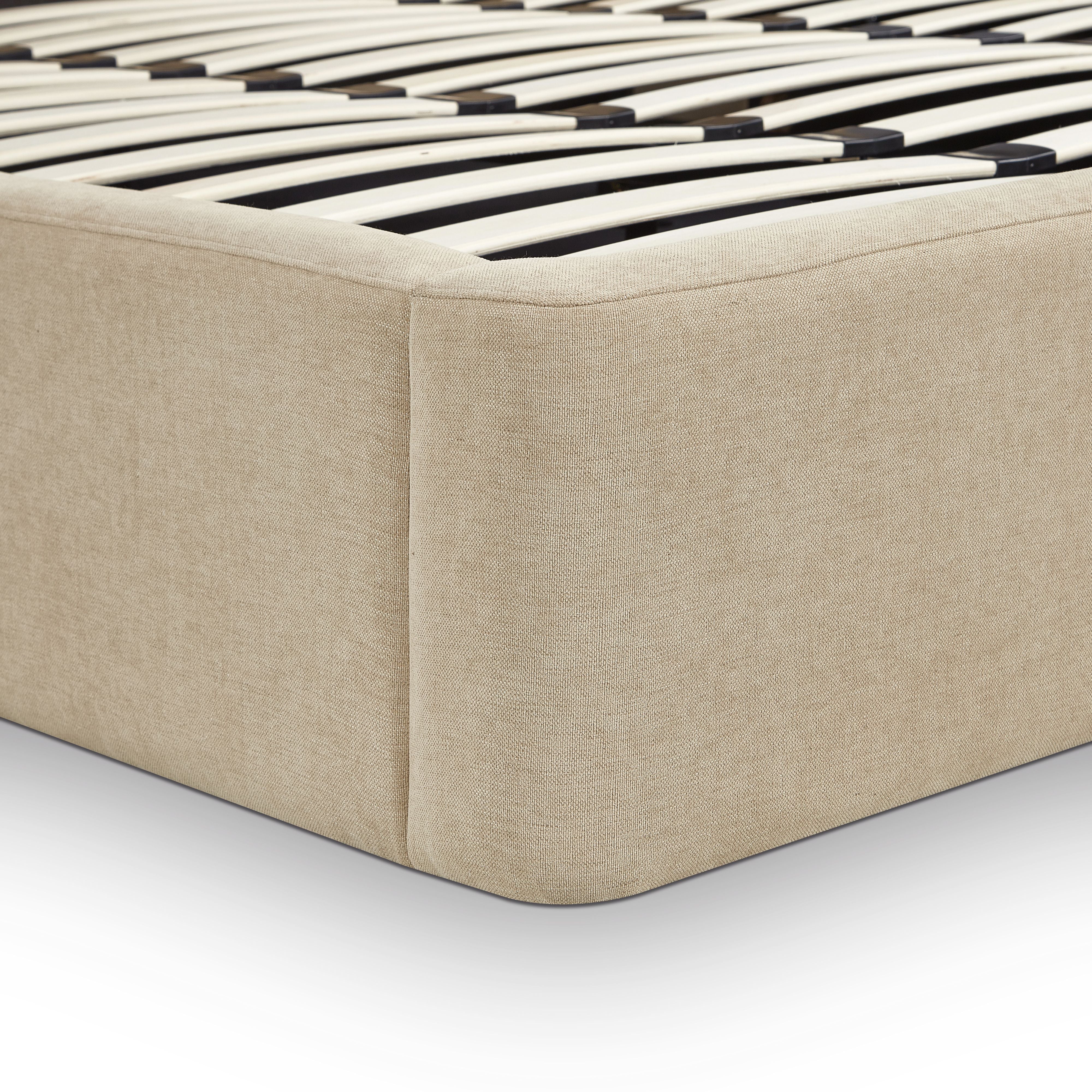 Harmony Tan Performance Chenille King Bed - Image 10