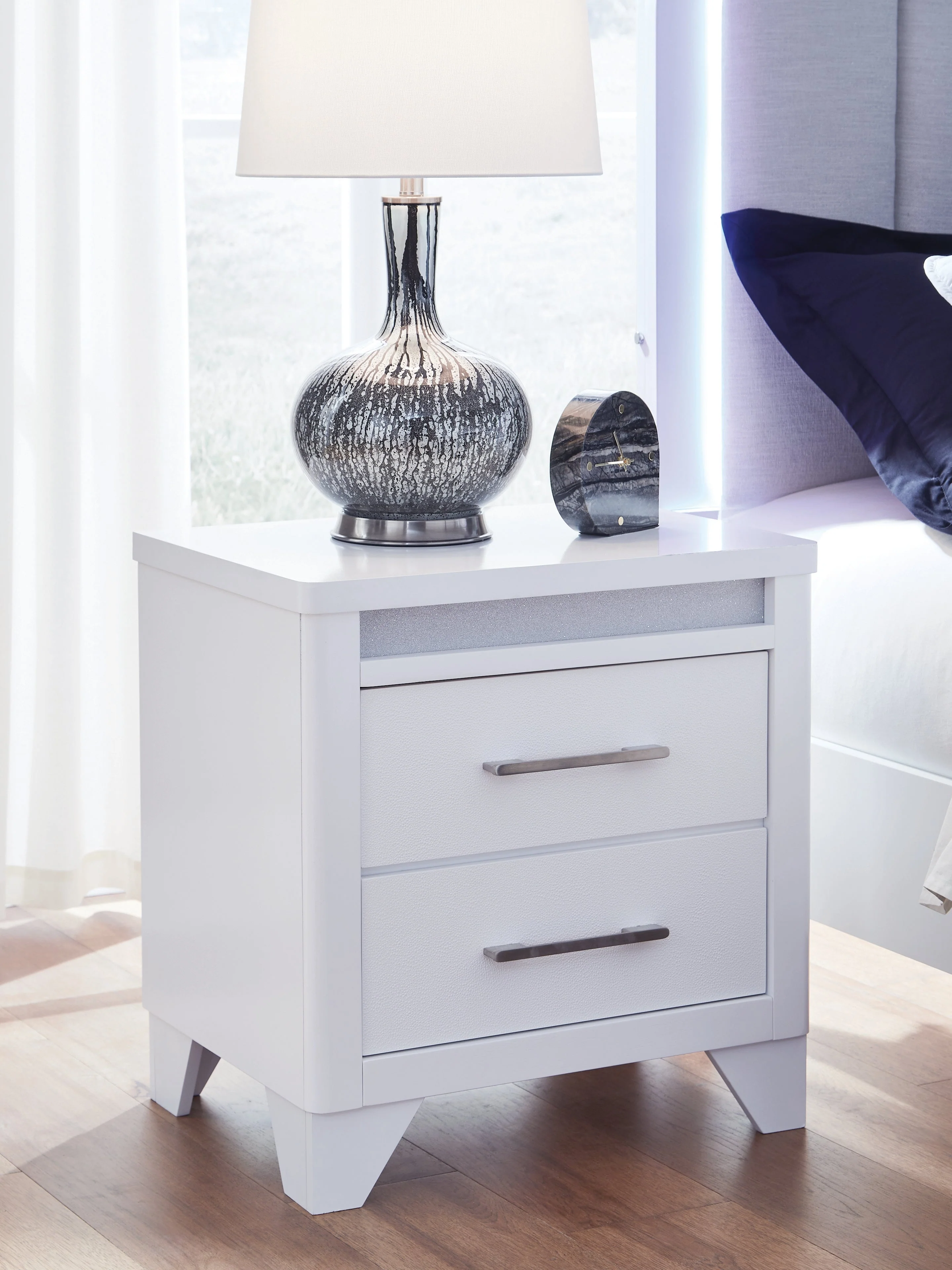Jarlee White Nightstand