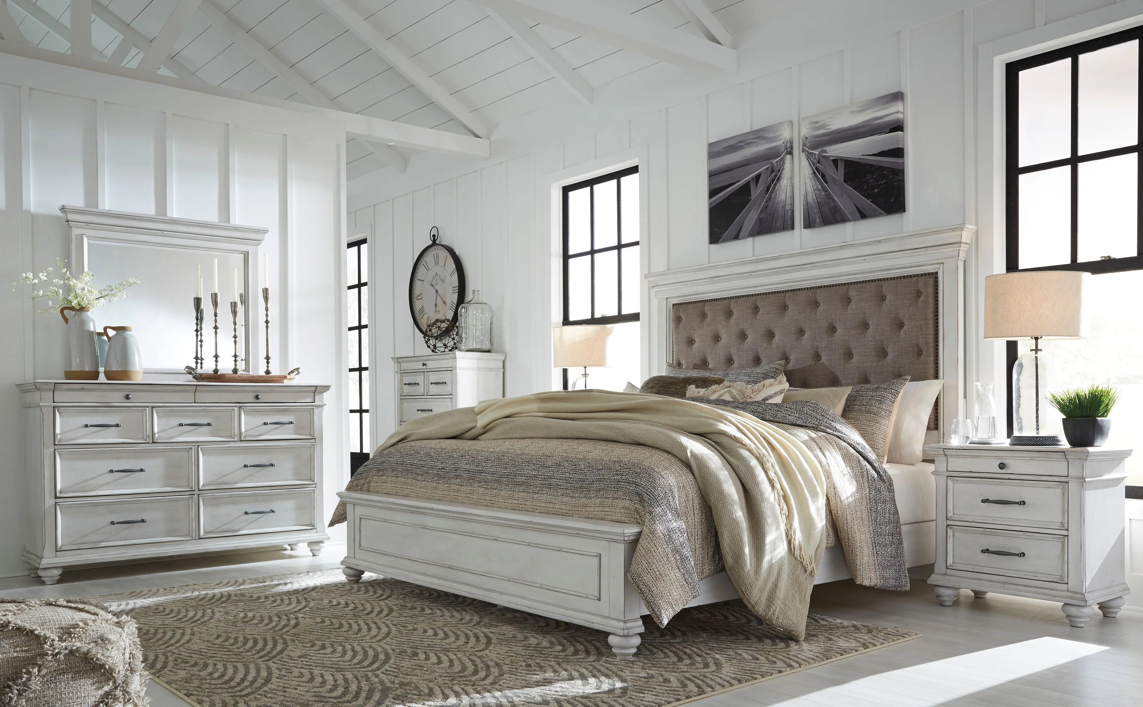 Kanwyn Whitewash Upholstered Panel Bedroom Set