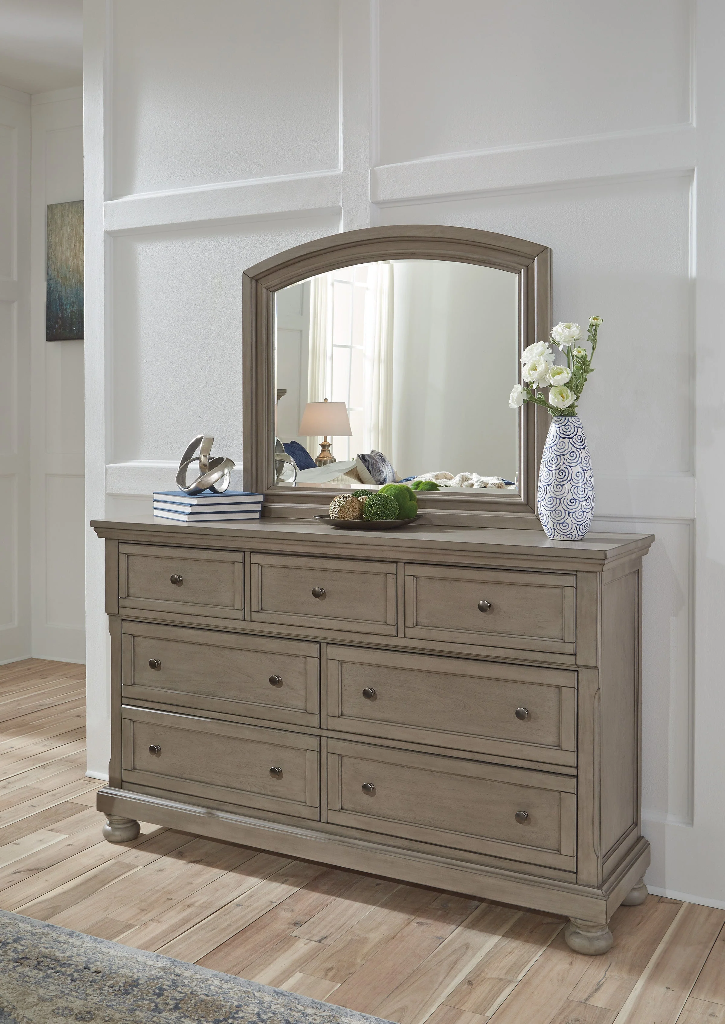 Lettner Light Gray Sleigh Platform Bedroom Set - Image 3