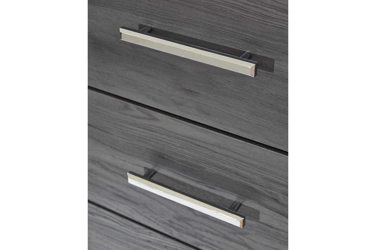 Lodanna Gray Chest of Drawers - Image 4