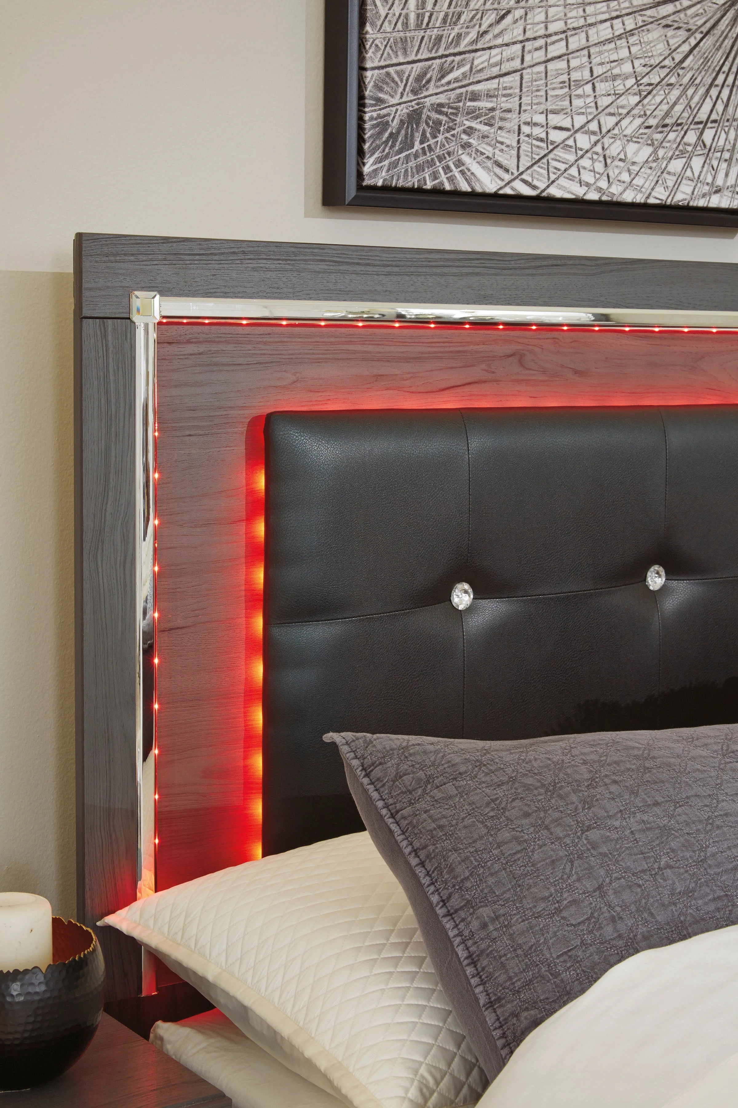 Lodanna Gray LED Upholstered Storage Panel Bedroom Set - Image 8