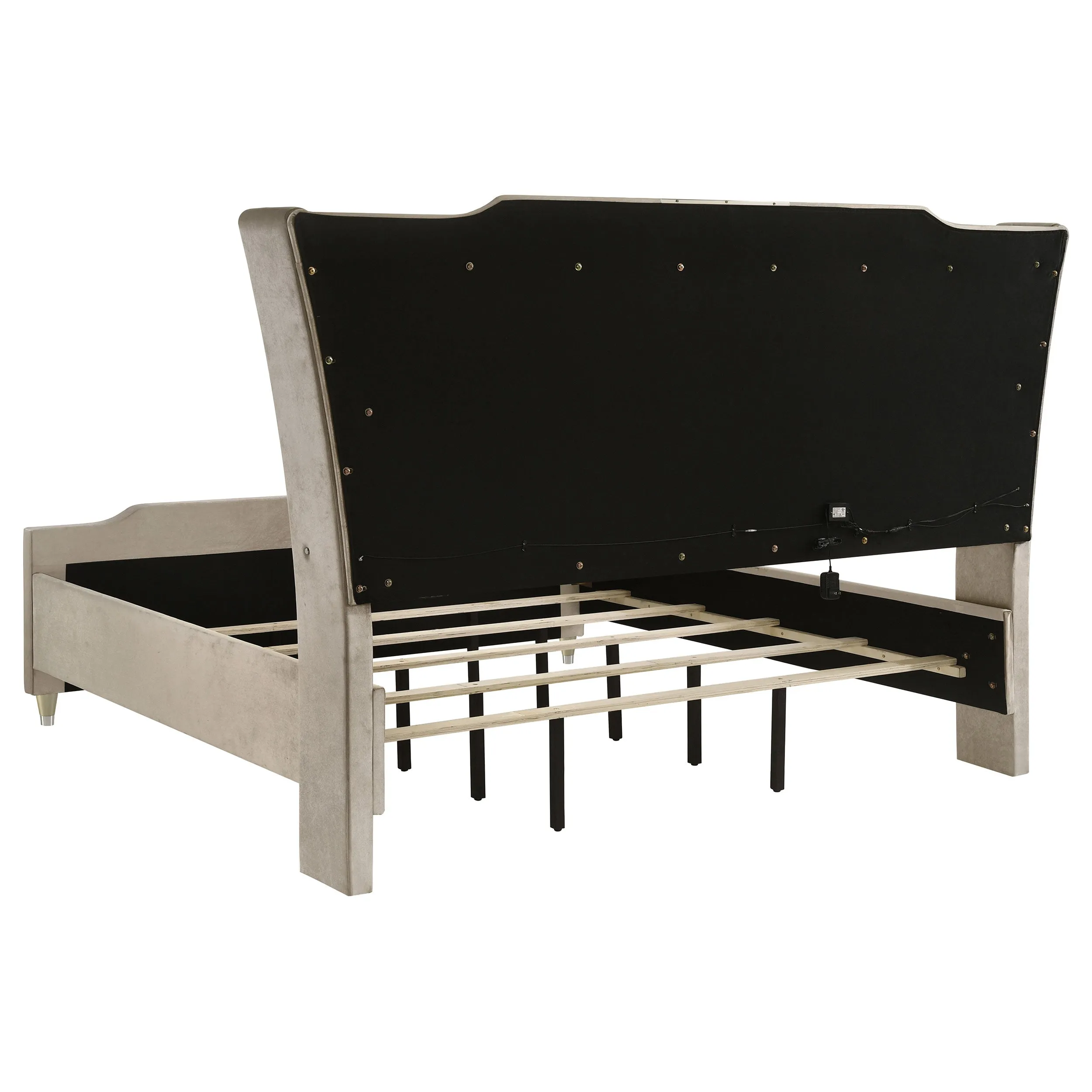 Lorient Ivory/Camel 4-piece Eastern King Bedroom Set - Image 4