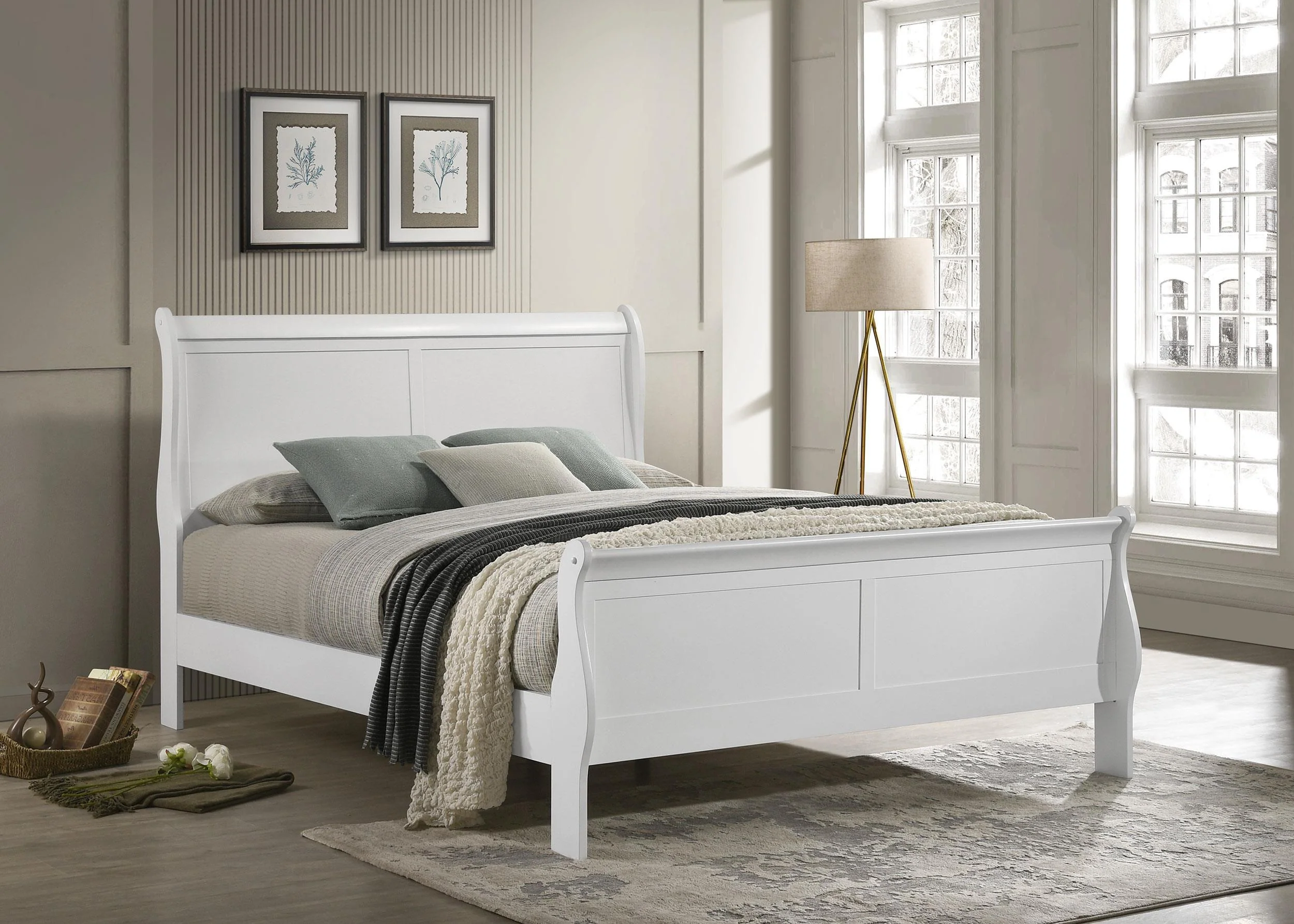 Louis Philippe White 47-inch Queen Sleigh Panel Bed