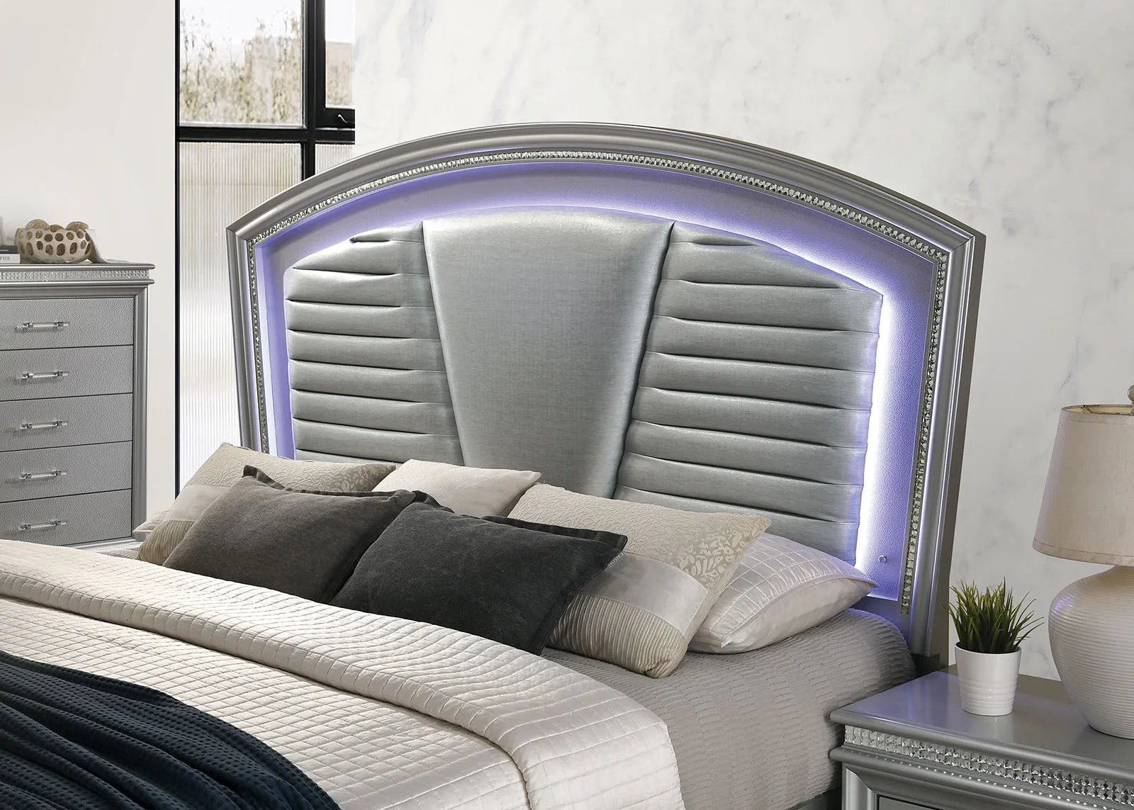 Maddie Silver Queen Bed - Image 3