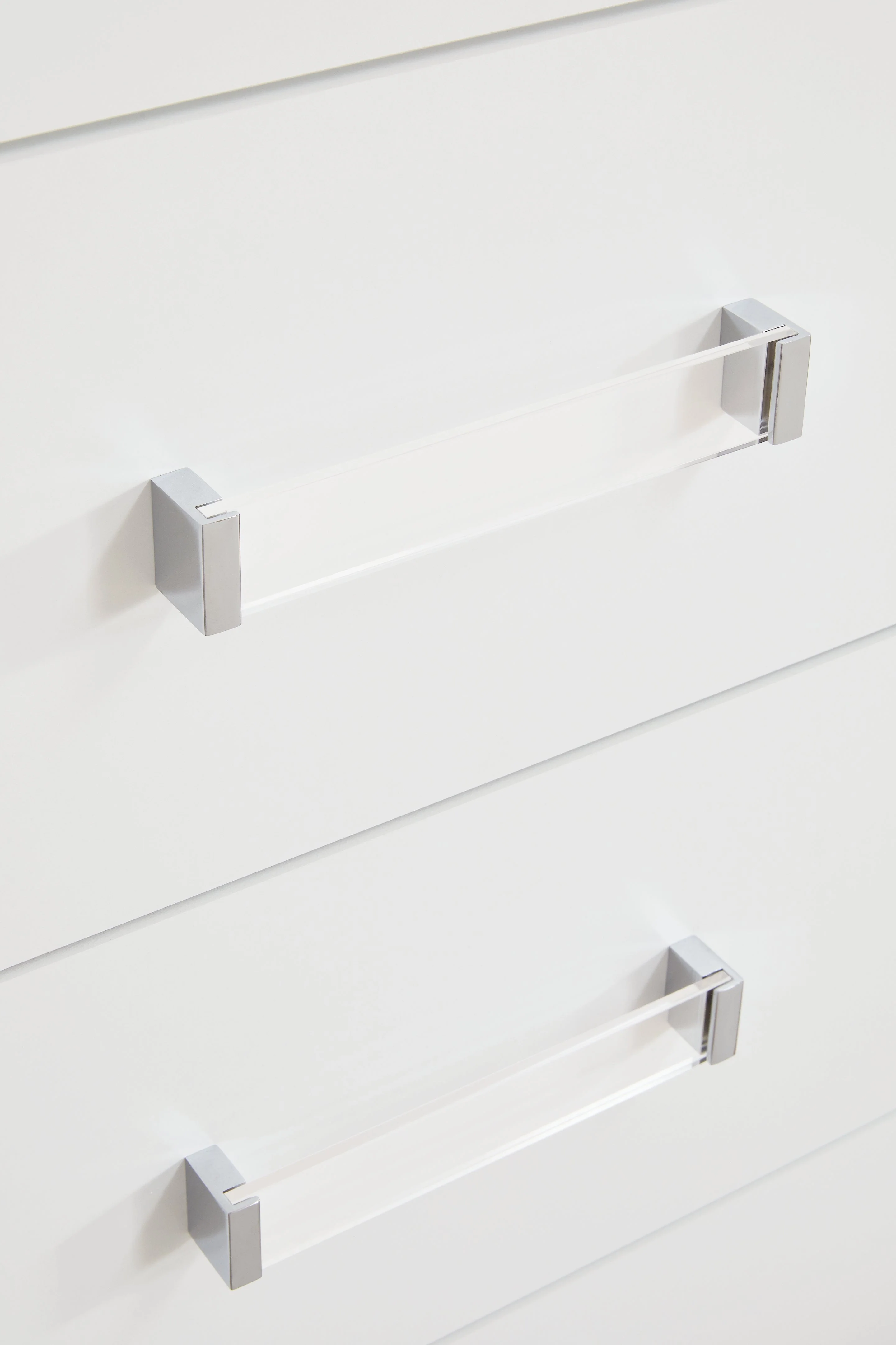 Maeling White Dresser and Mirror - Image 5