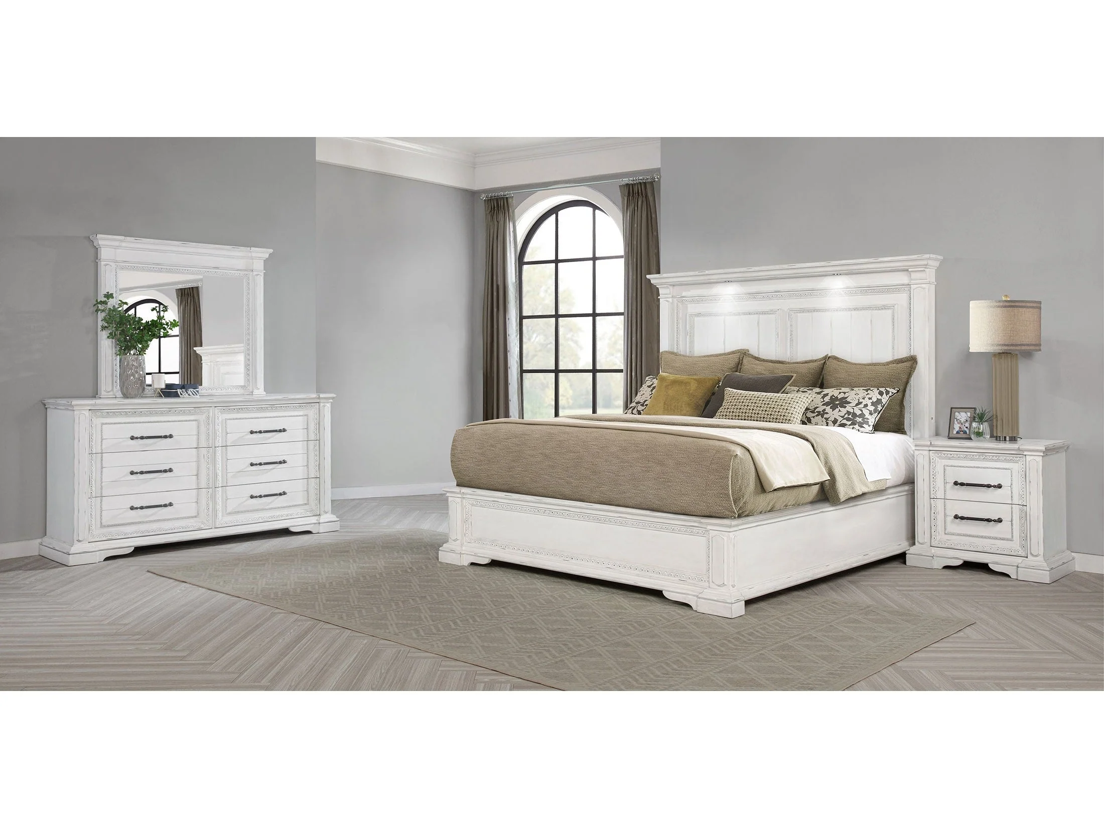 McKinney Vintage White 4-piece Queen Bedroom Set