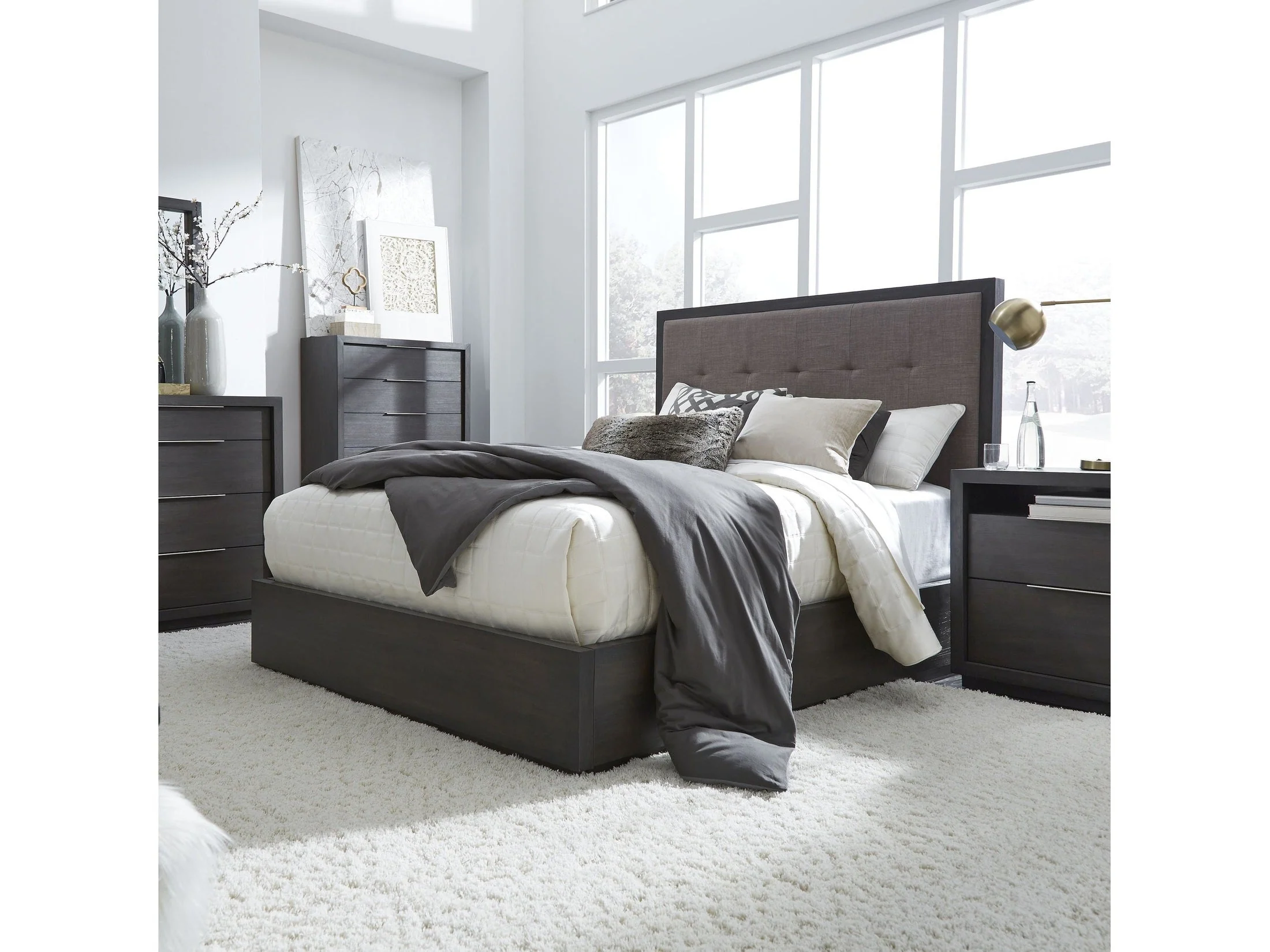 Oxford Upholstered Platform Bed in Dolphin (59")
