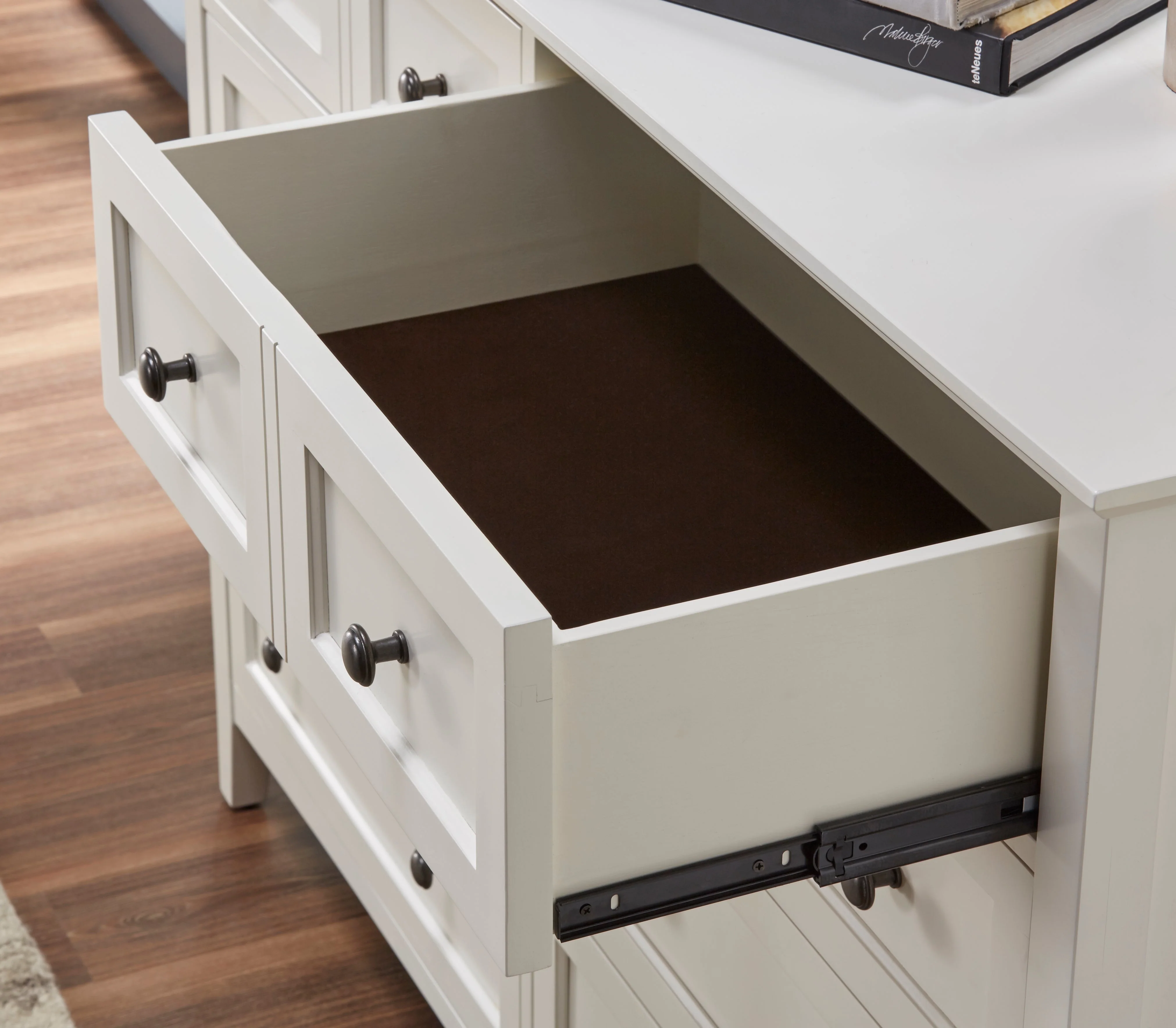 Paragon Eight Drawer Dresser in White - Image 2