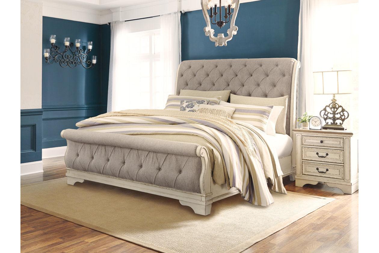 Realyn Chipped White Queen Sleigh Bed - Image 6