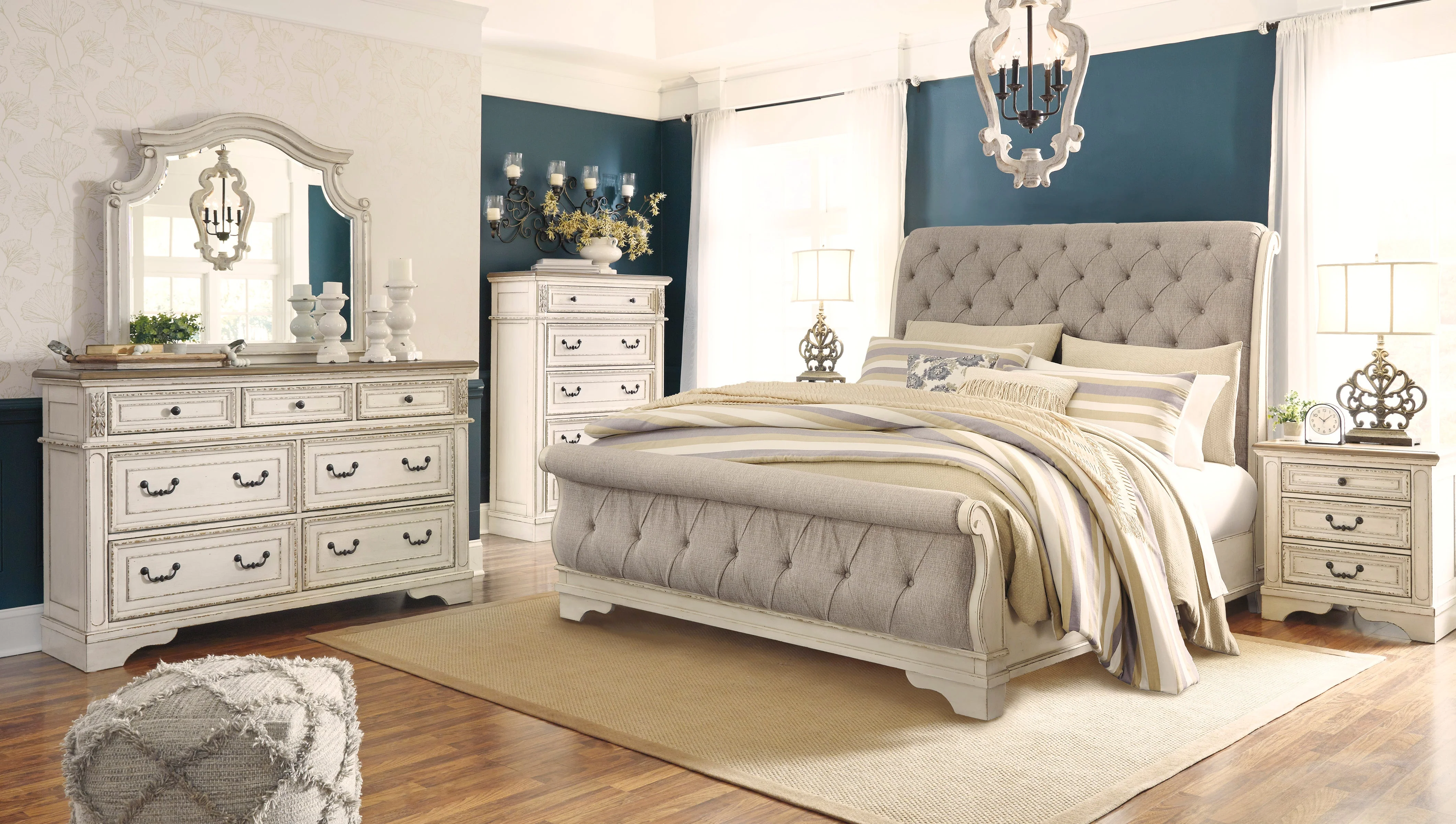 Realyn Chipped White Upholstered Sleigh Bedroom Set