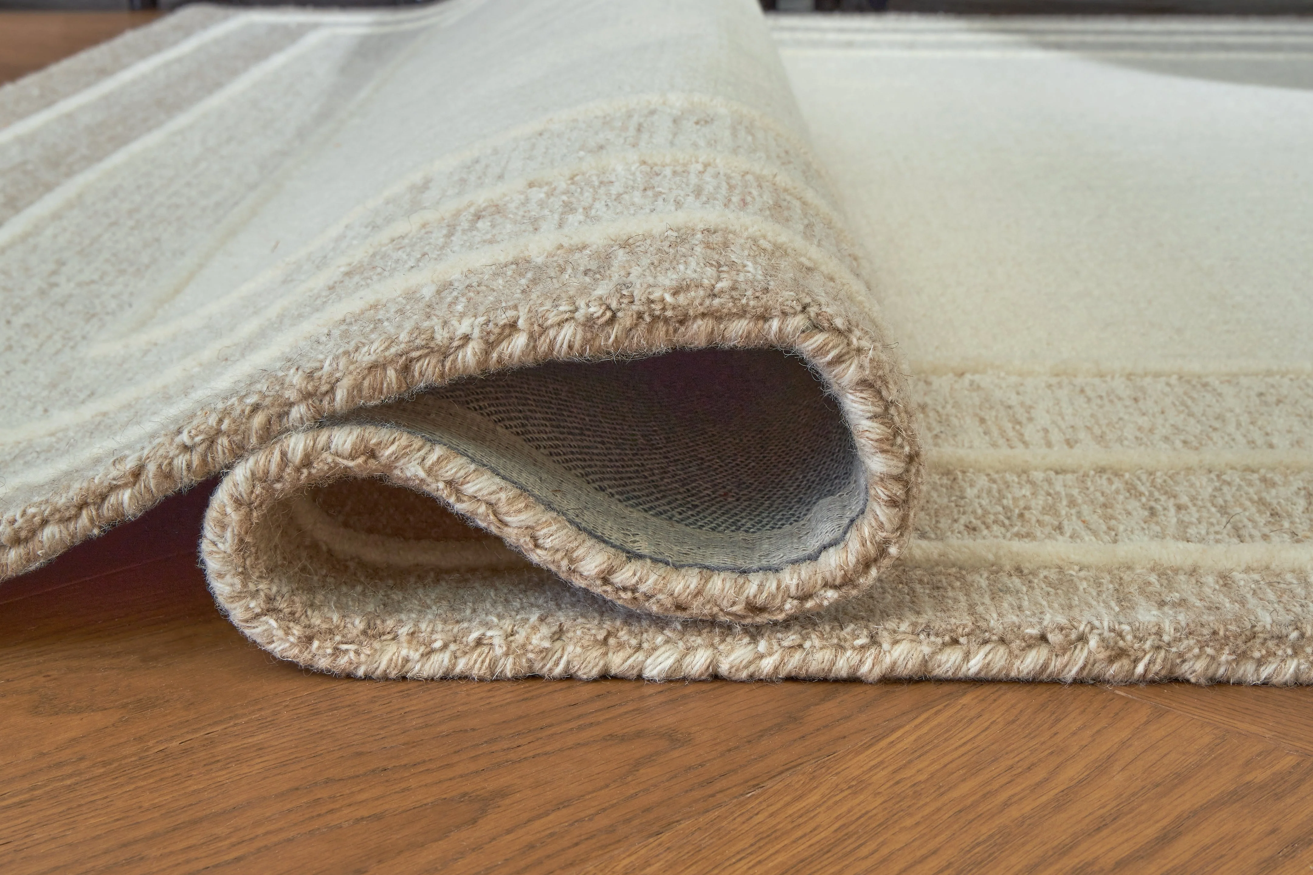 Teelgan Ivory/Tan Extra Large Rug - Image 4