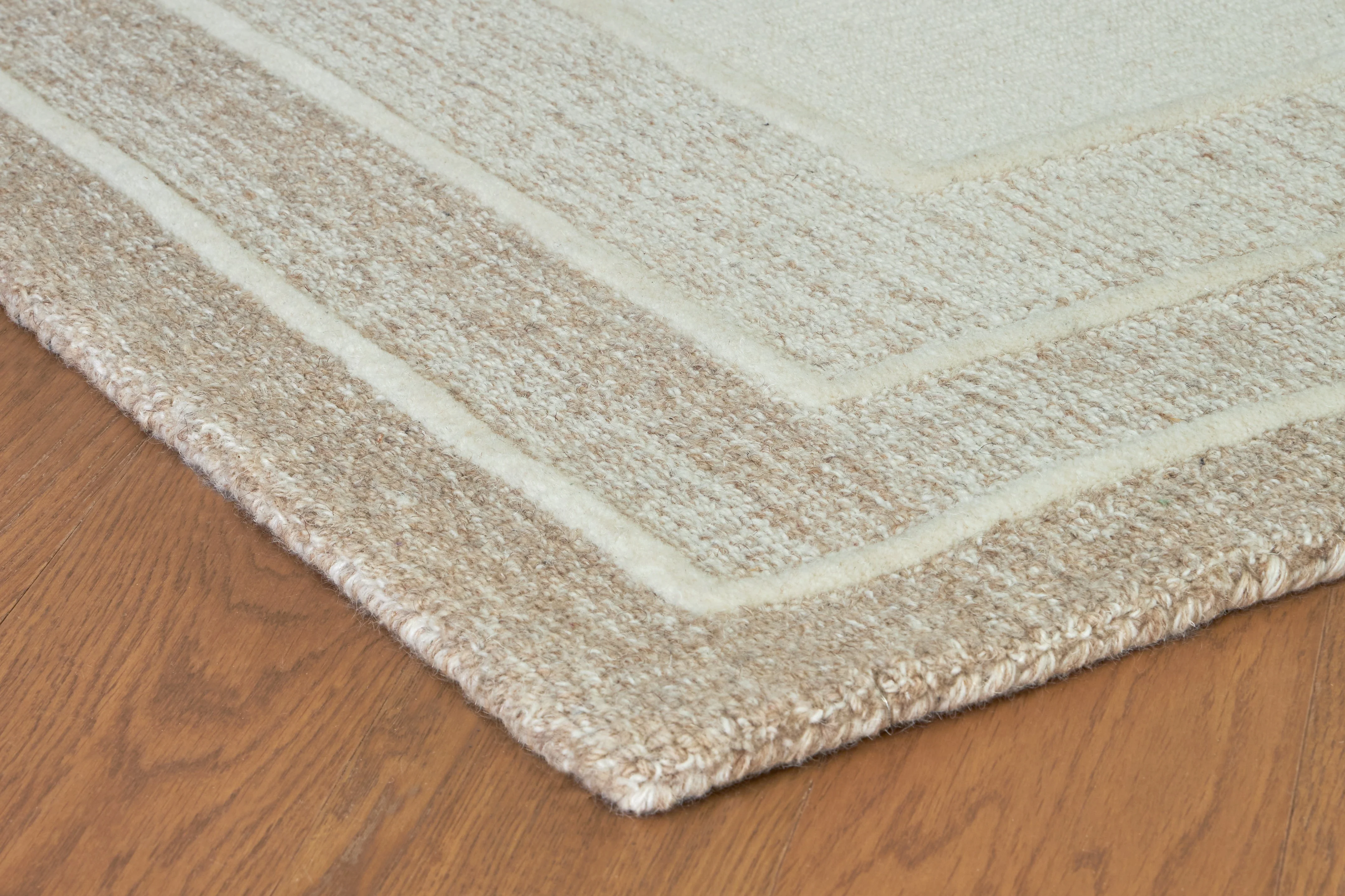 Teelgan Ivory/Tan Medium Rug - Image 4