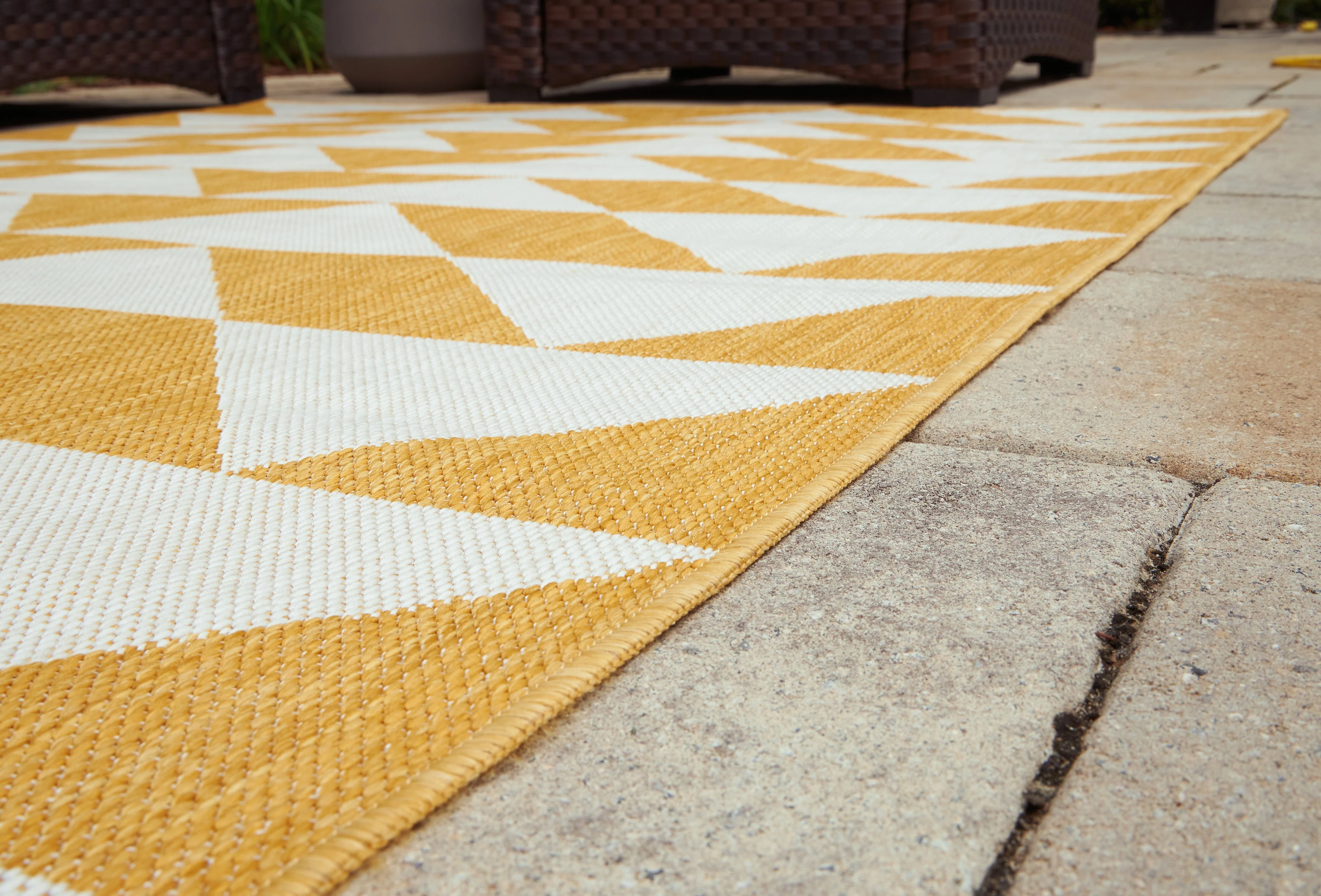 Thomley Ivory/Yellow 8' x 10' Rug - Image 3