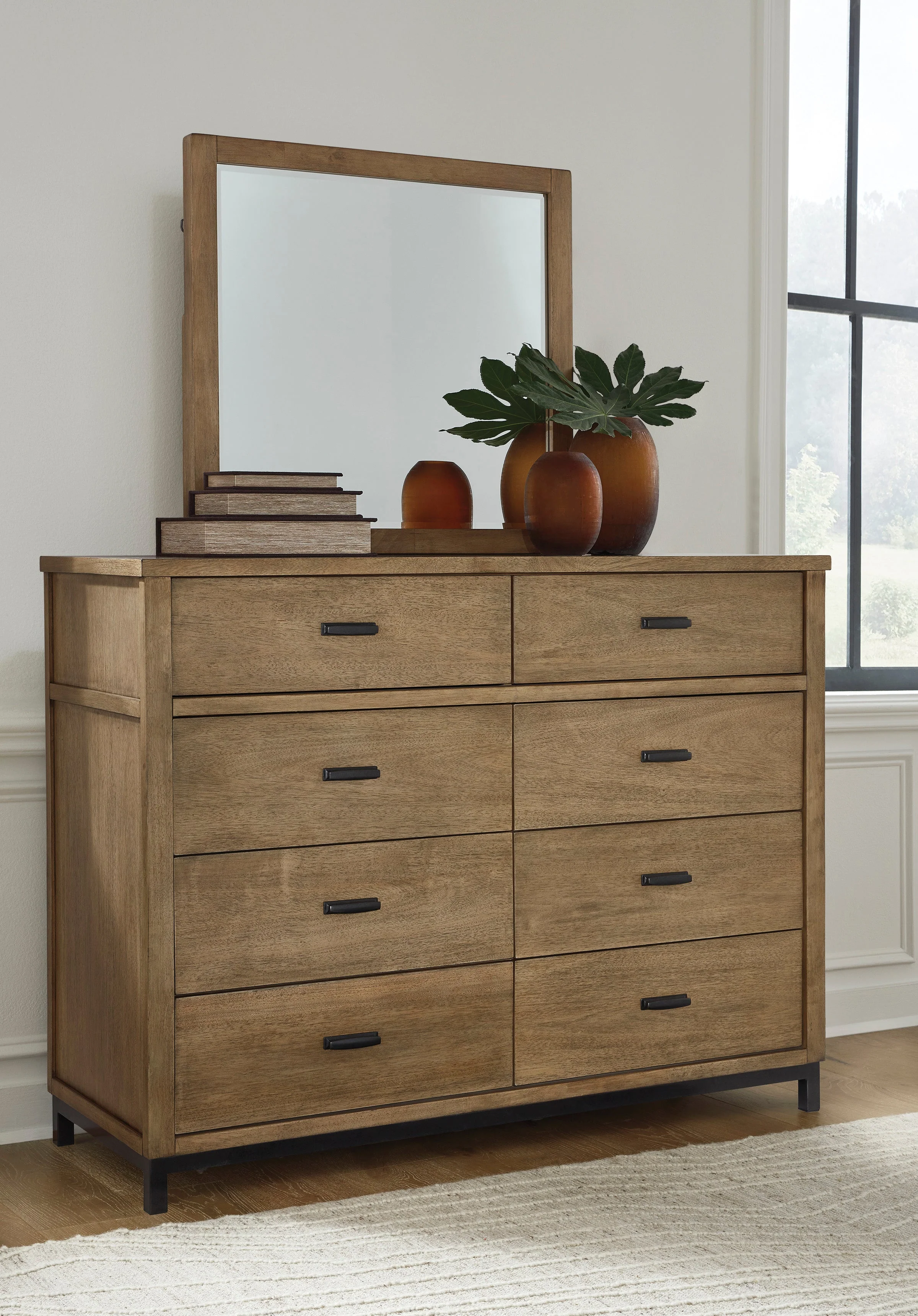Tomtyn Light Brown Dresser - Image 8