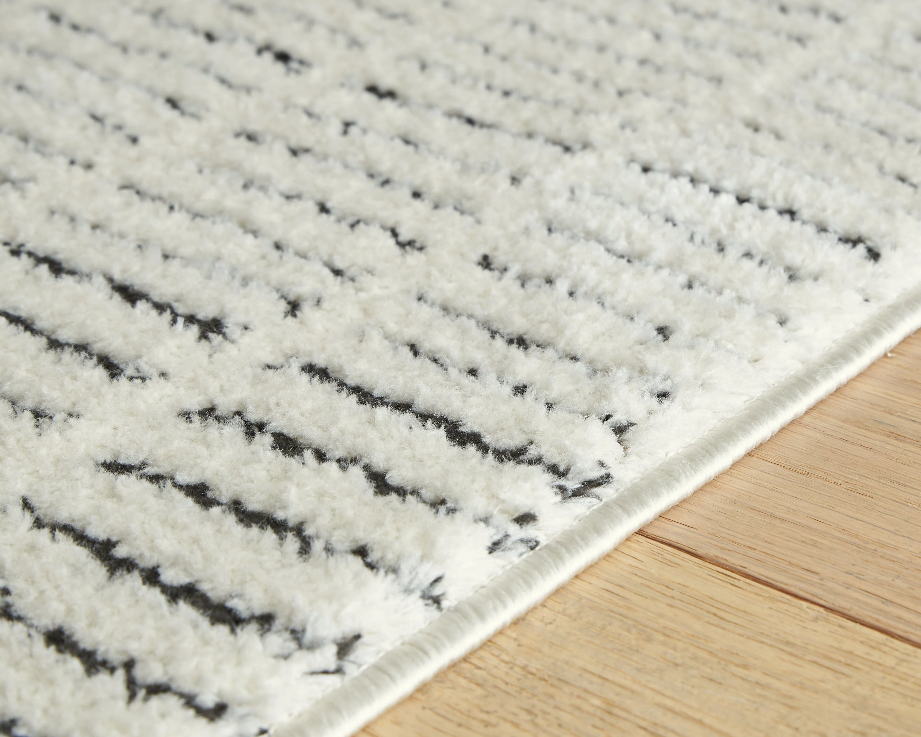 Turinwith Ivory/Black Medium Rug - Image 3