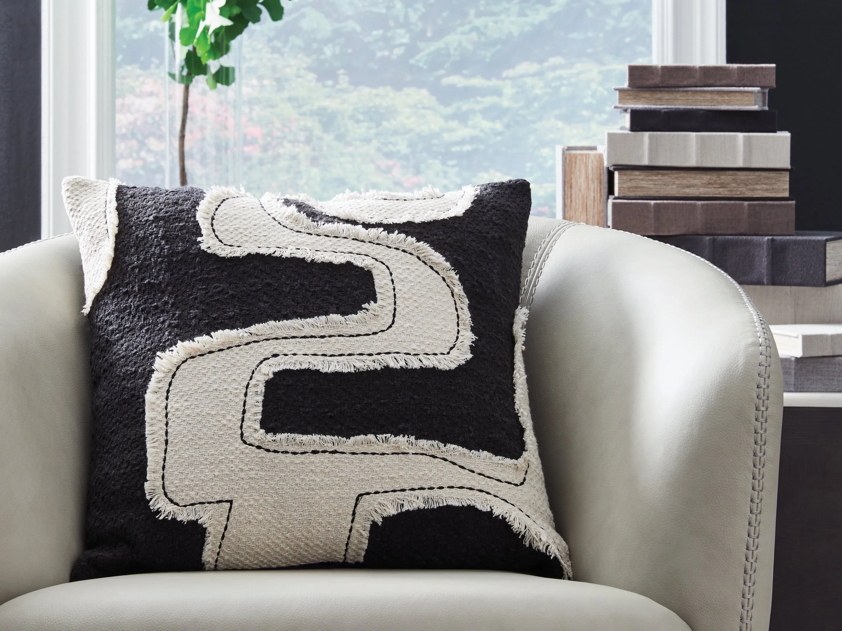 Veerbank Black/Beige Pillow (Set of 4)