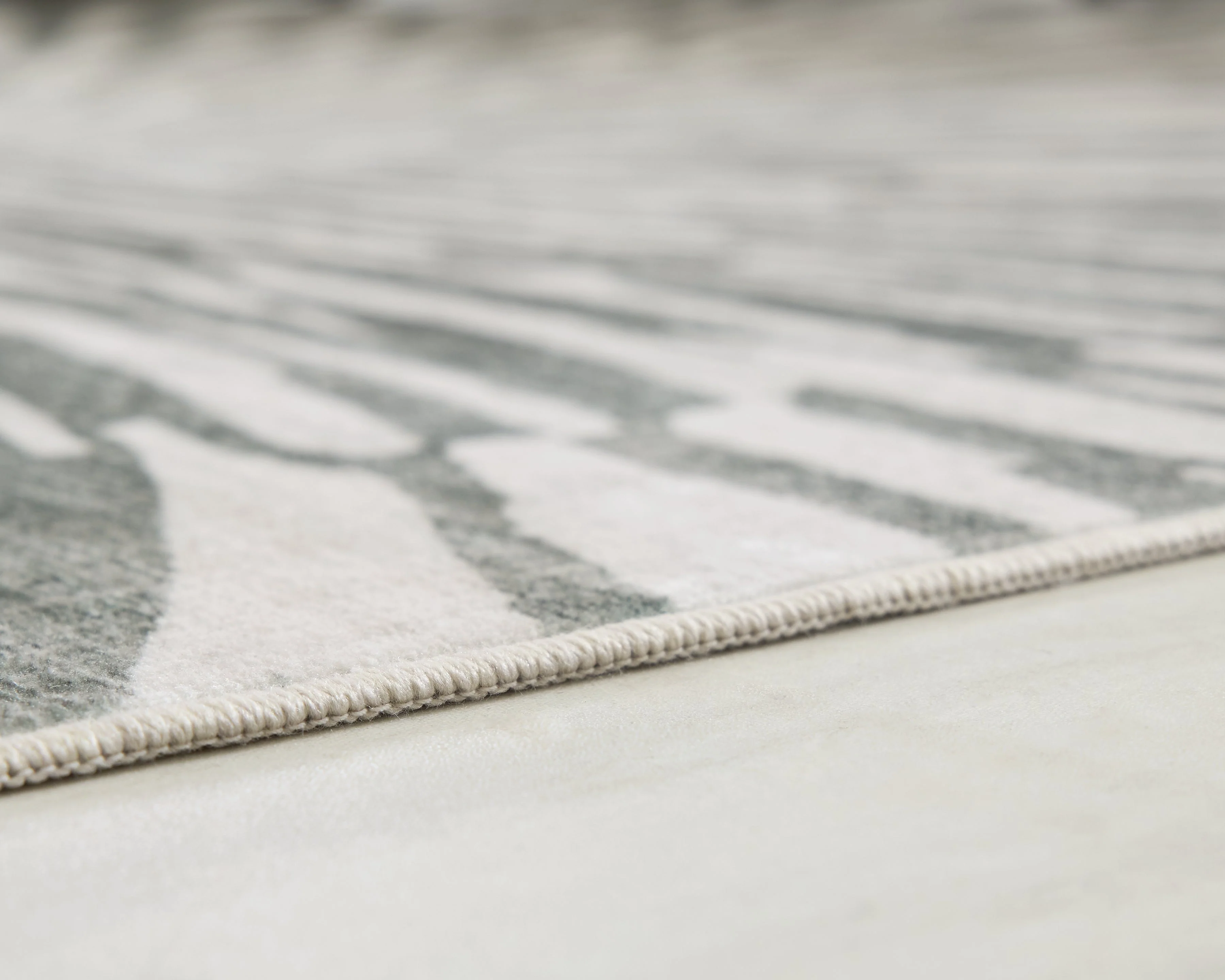 Verland Gray/White Washable Large Rug