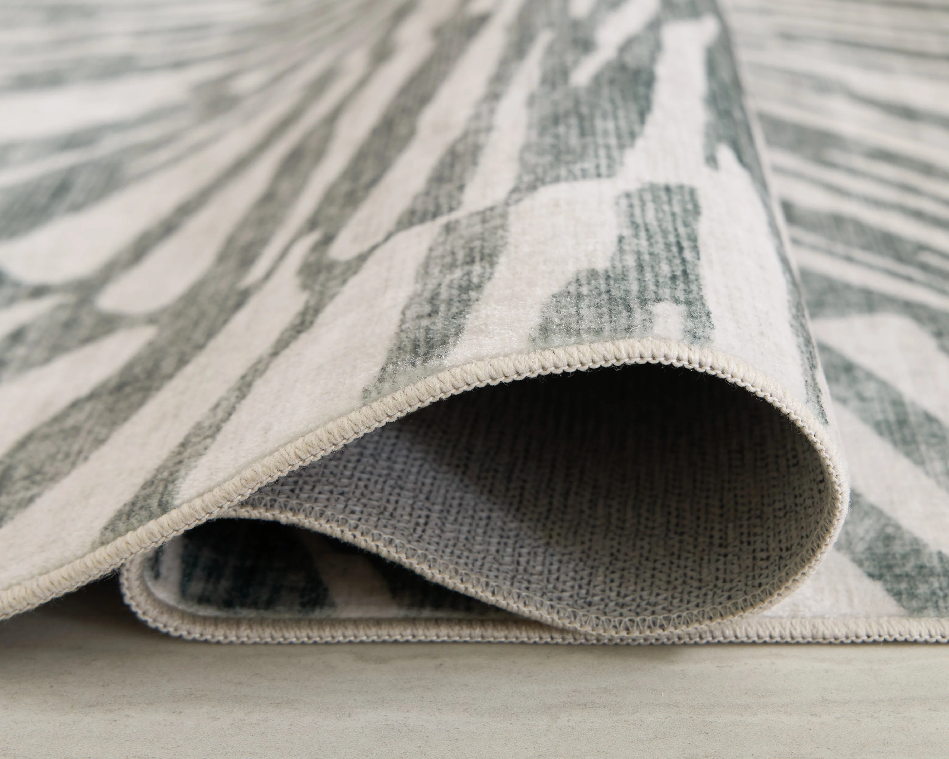 Verland Gray/White Washable Large Rug - Image 3